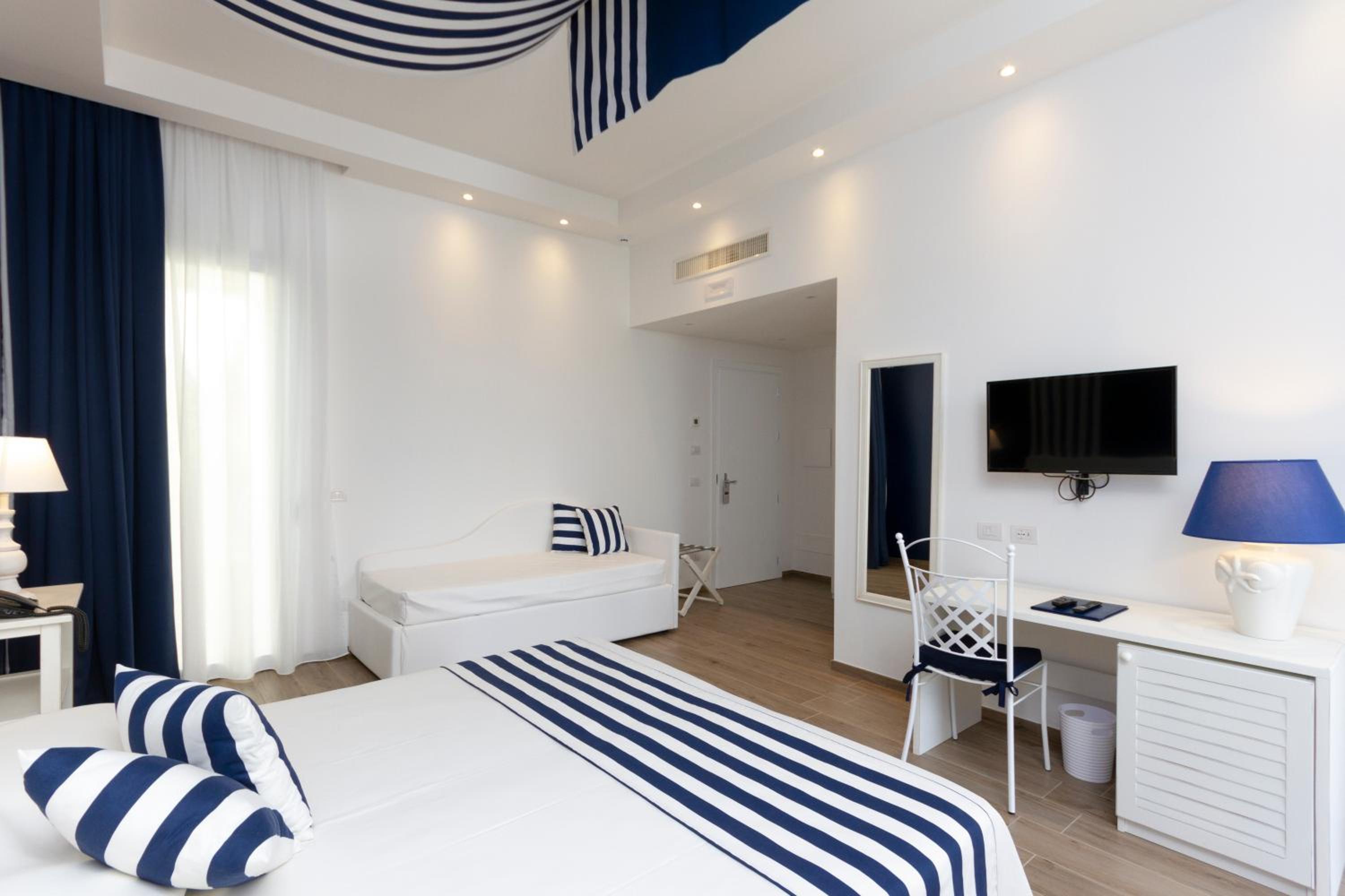 Habitación Familiar con Vista al Mar