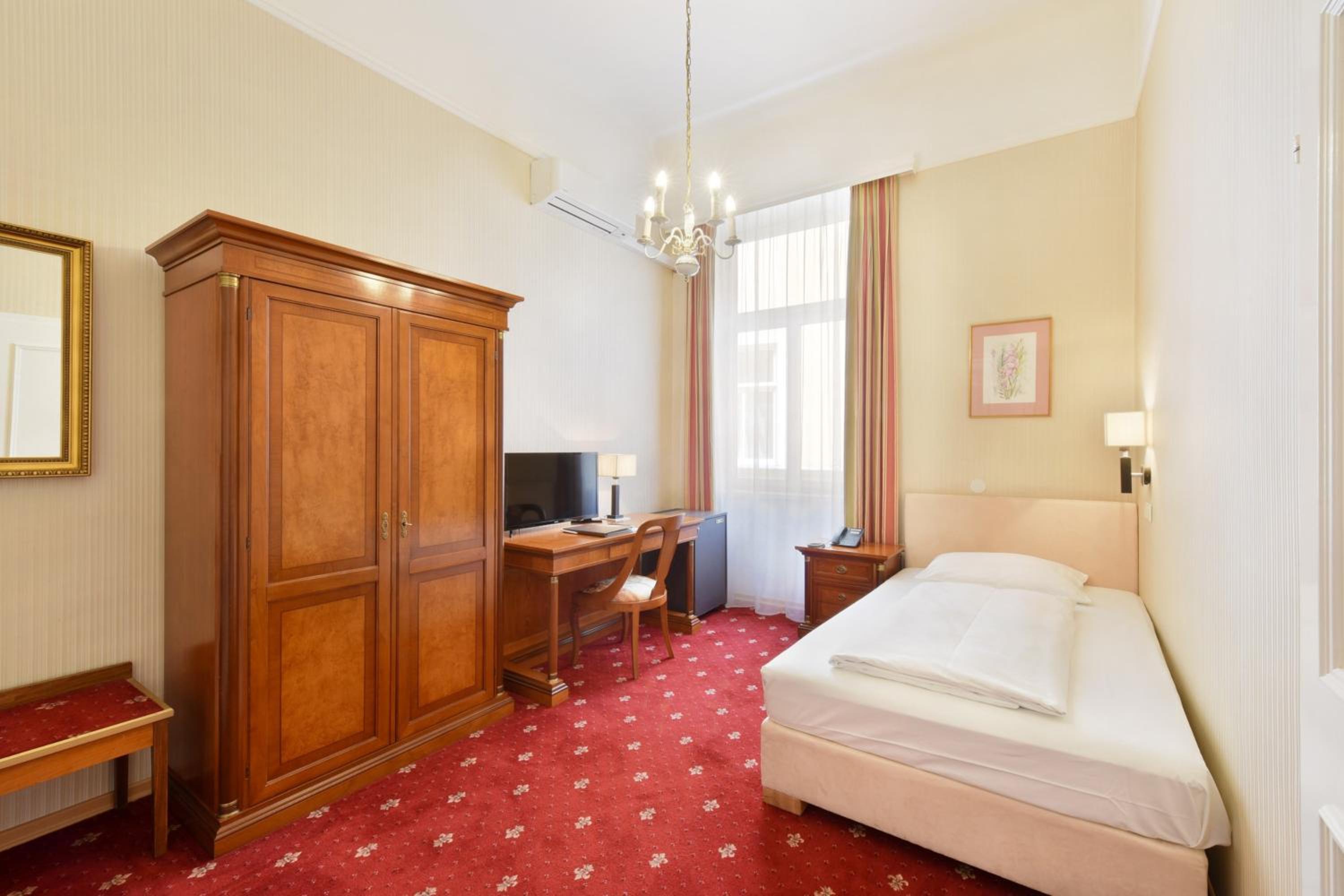 Classic Single Room photo 2
