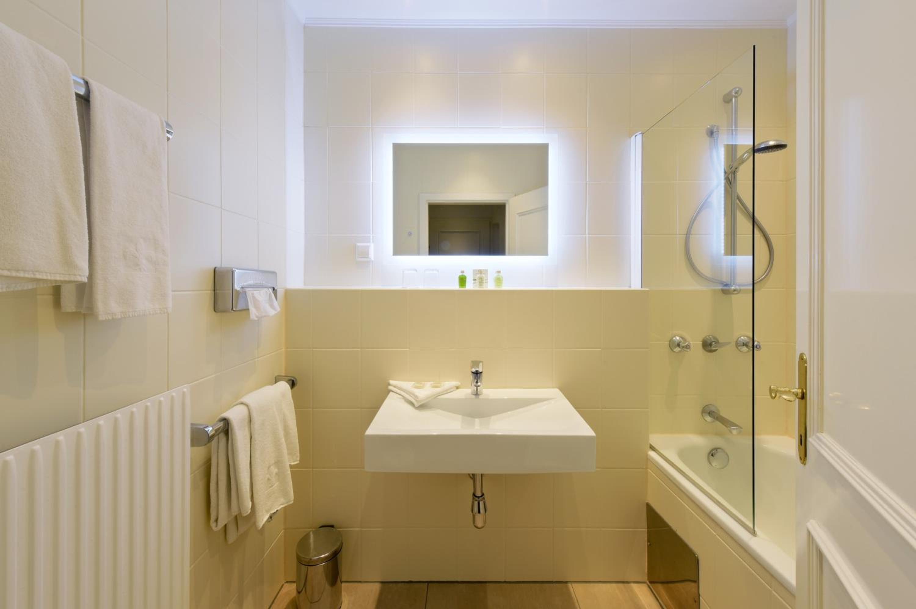 Classic Double Room - Photo 2