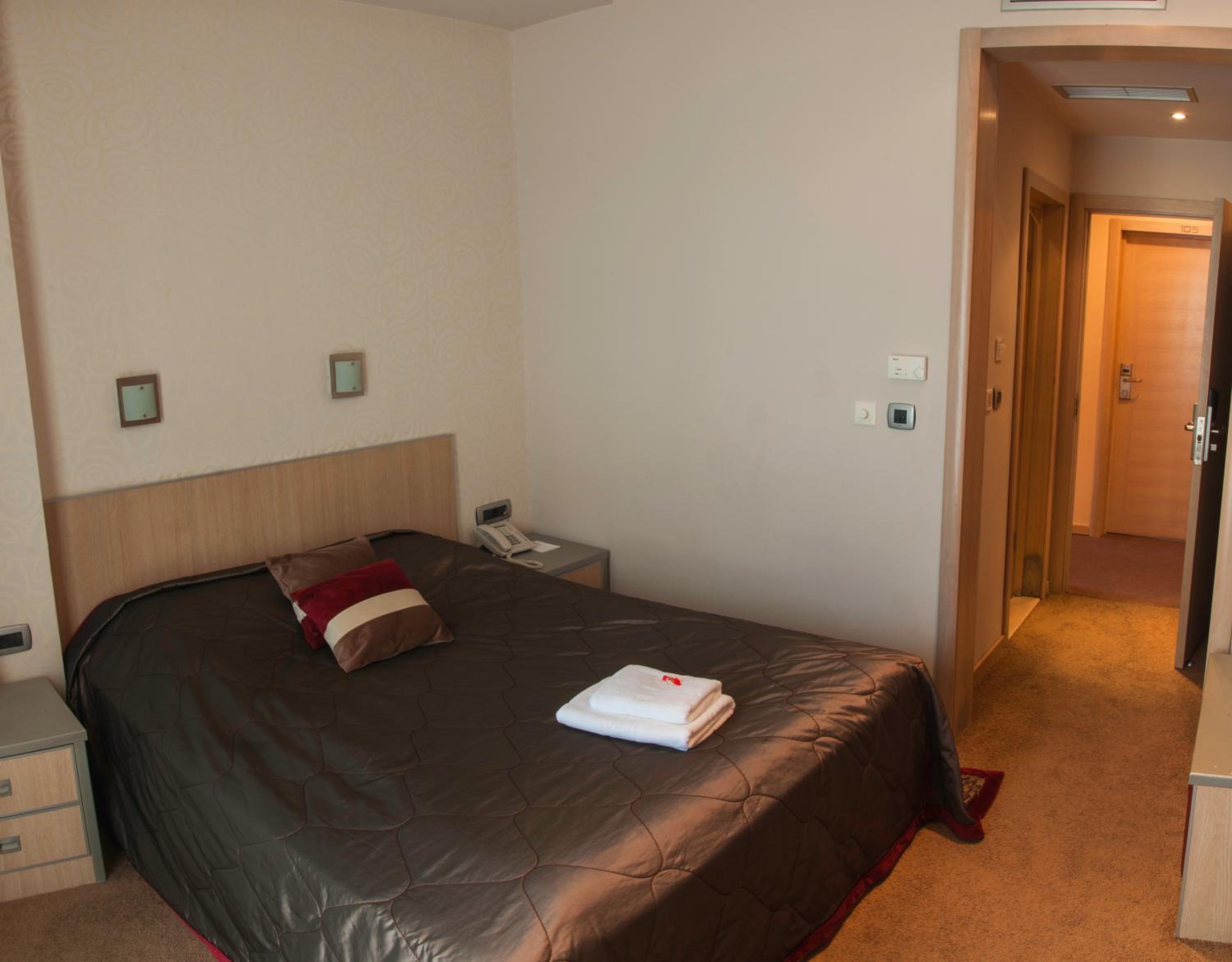 Double Room - Photo 1