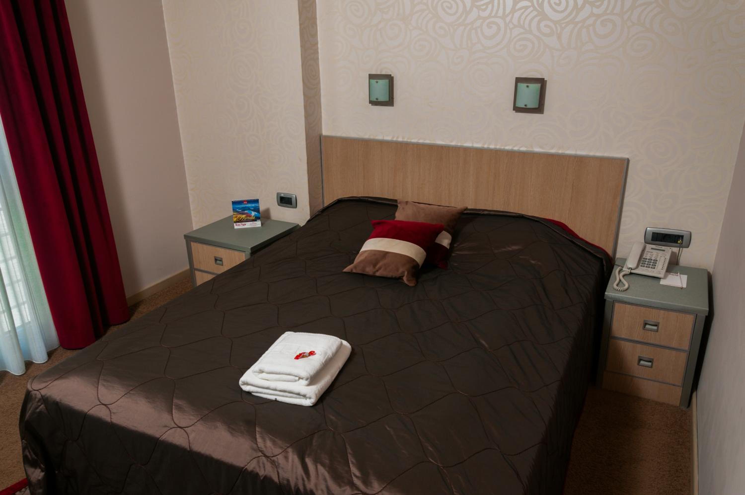 Double Room - Photo 3
