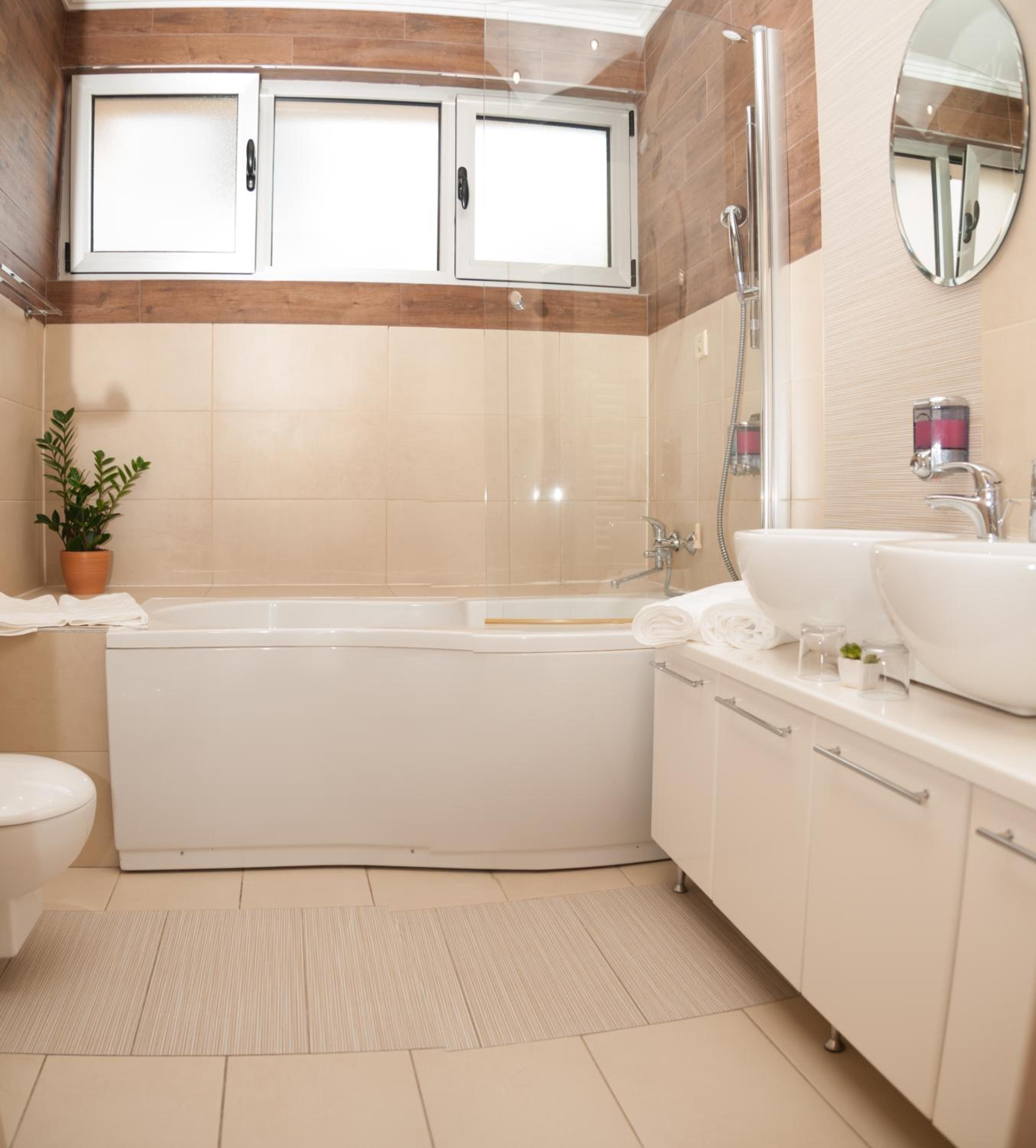 Suite - Photo 3