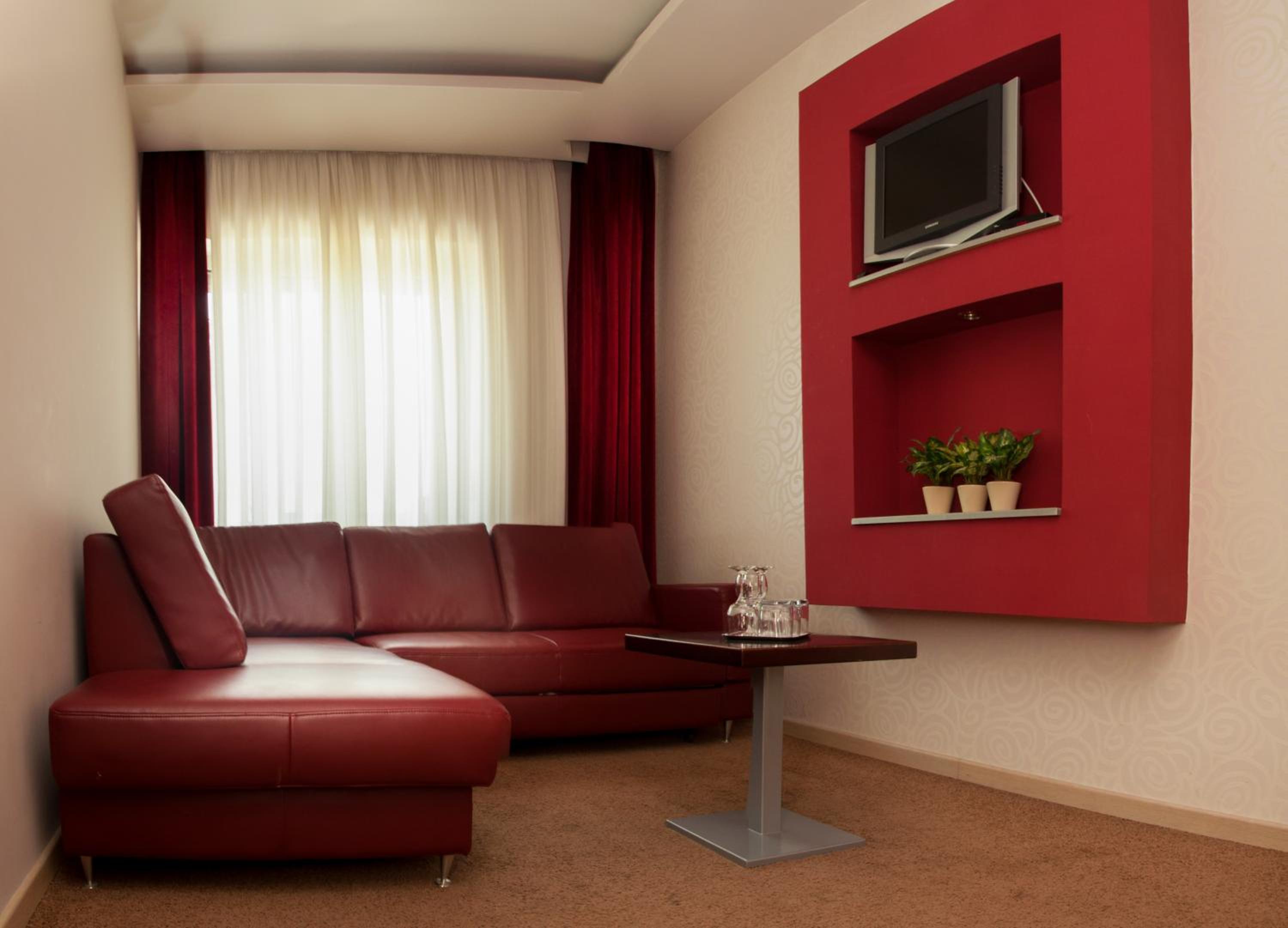 Suite - Photo 2