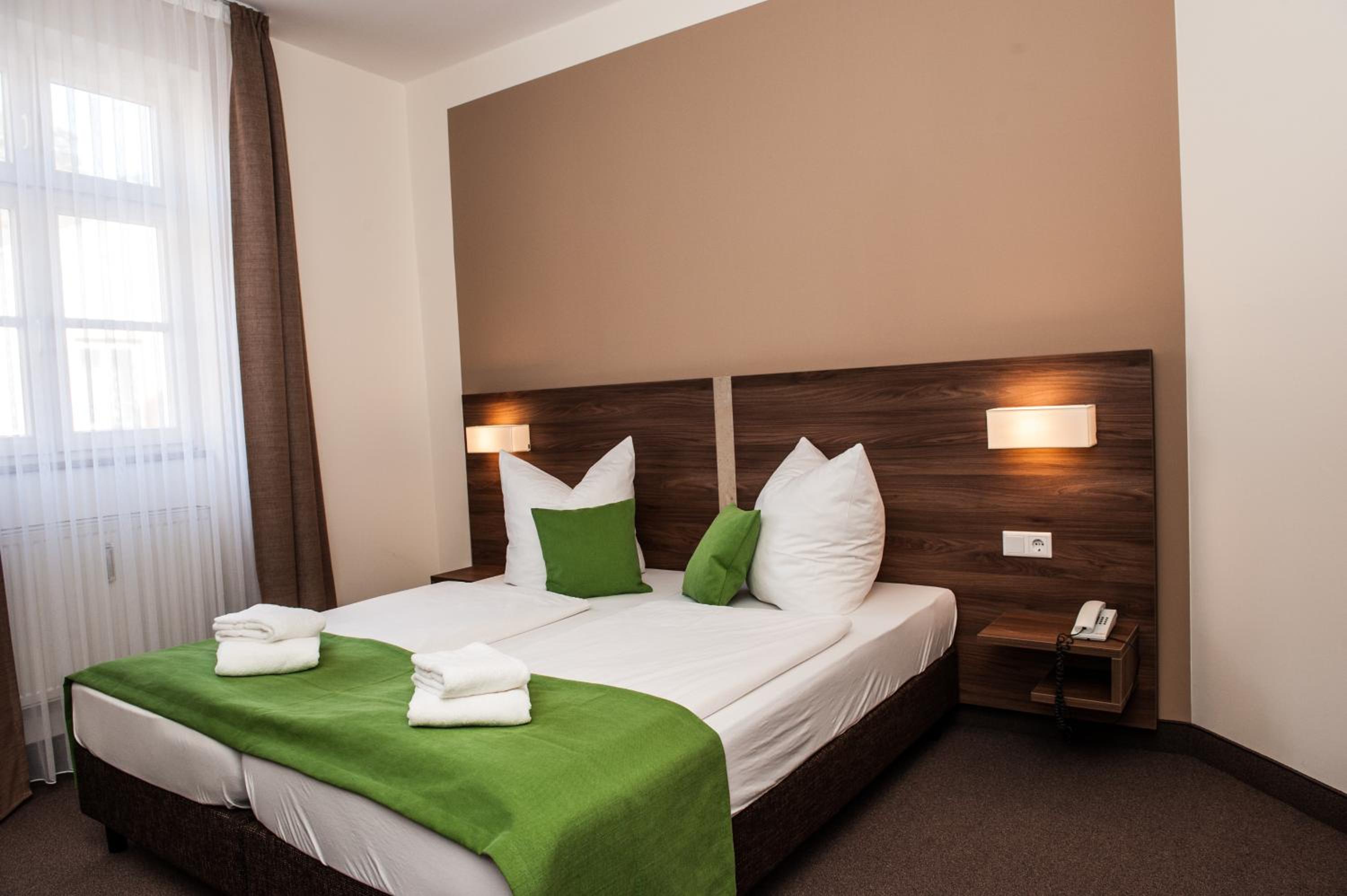 Standard Double Room - Photo 6