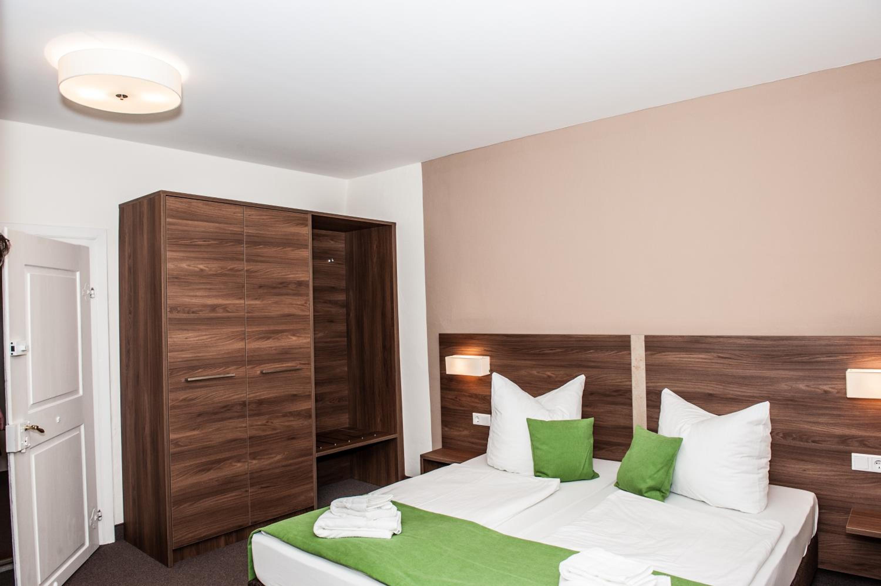 Standard Double Room - Photo 3