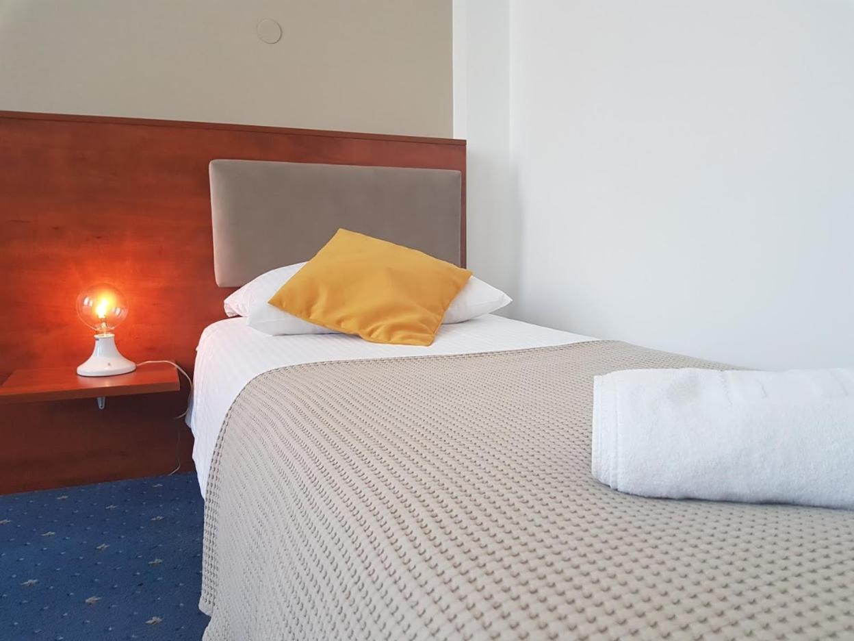 Deluxe Twin Room - Photo 2
