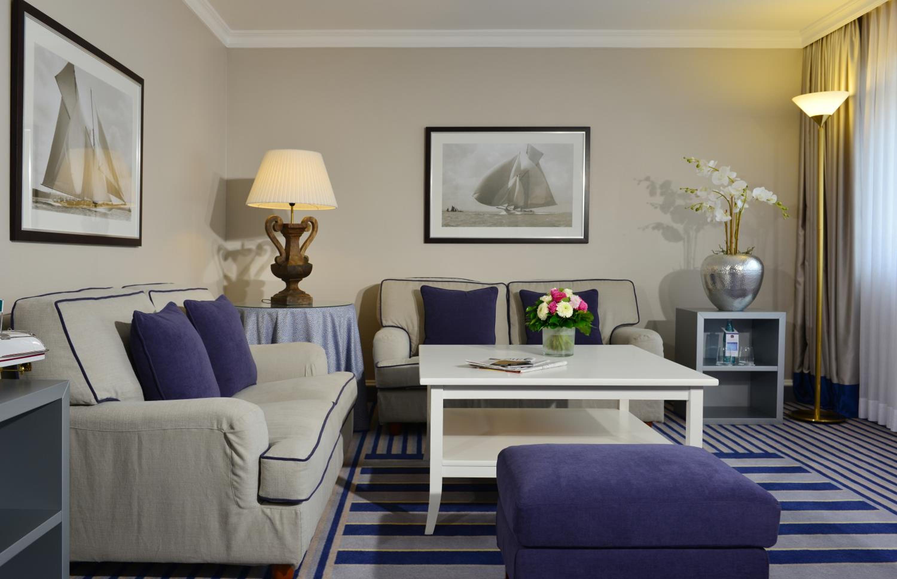 Suite - Photo 8