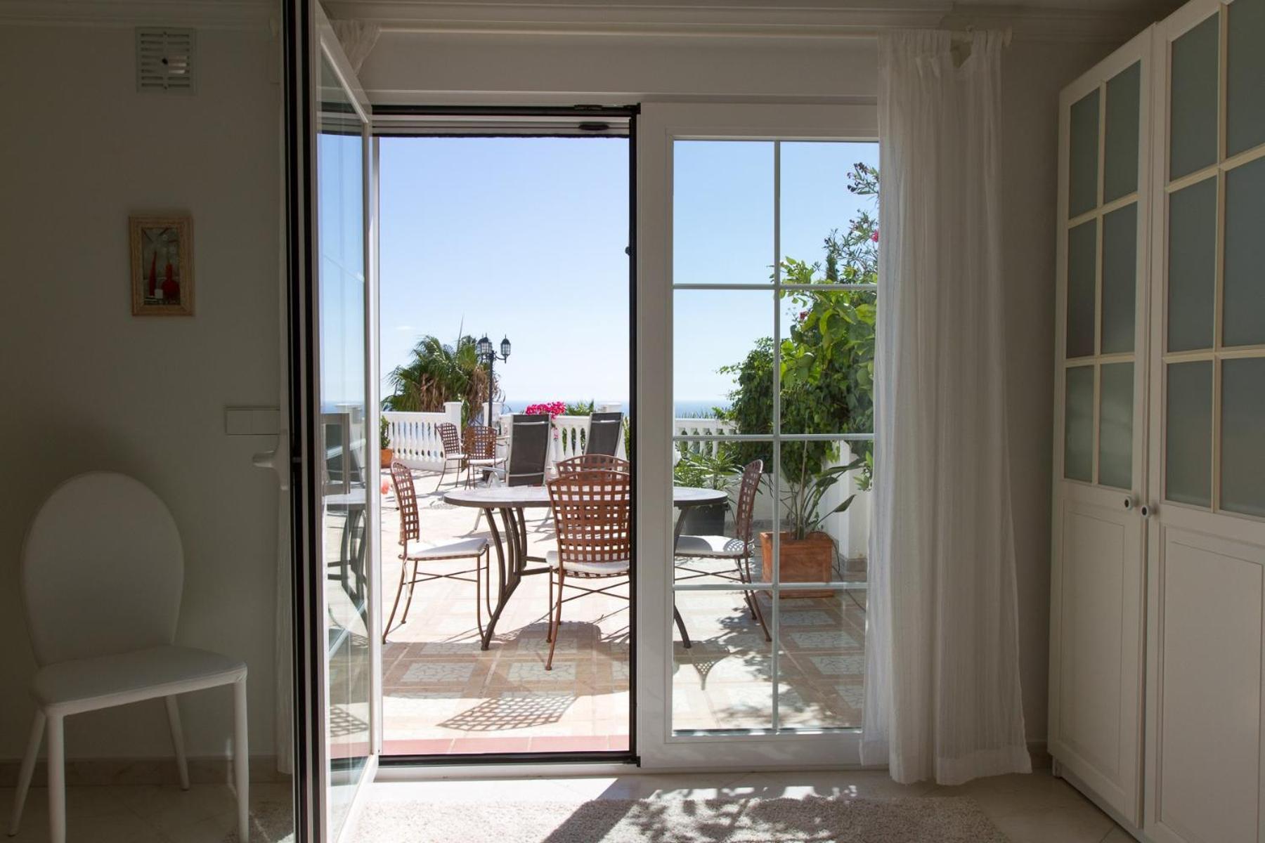 Villa with Sea View photo 3