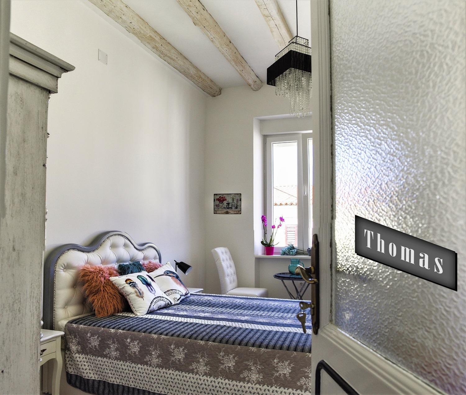 Deluxe Double Room with Shower - Photo 4