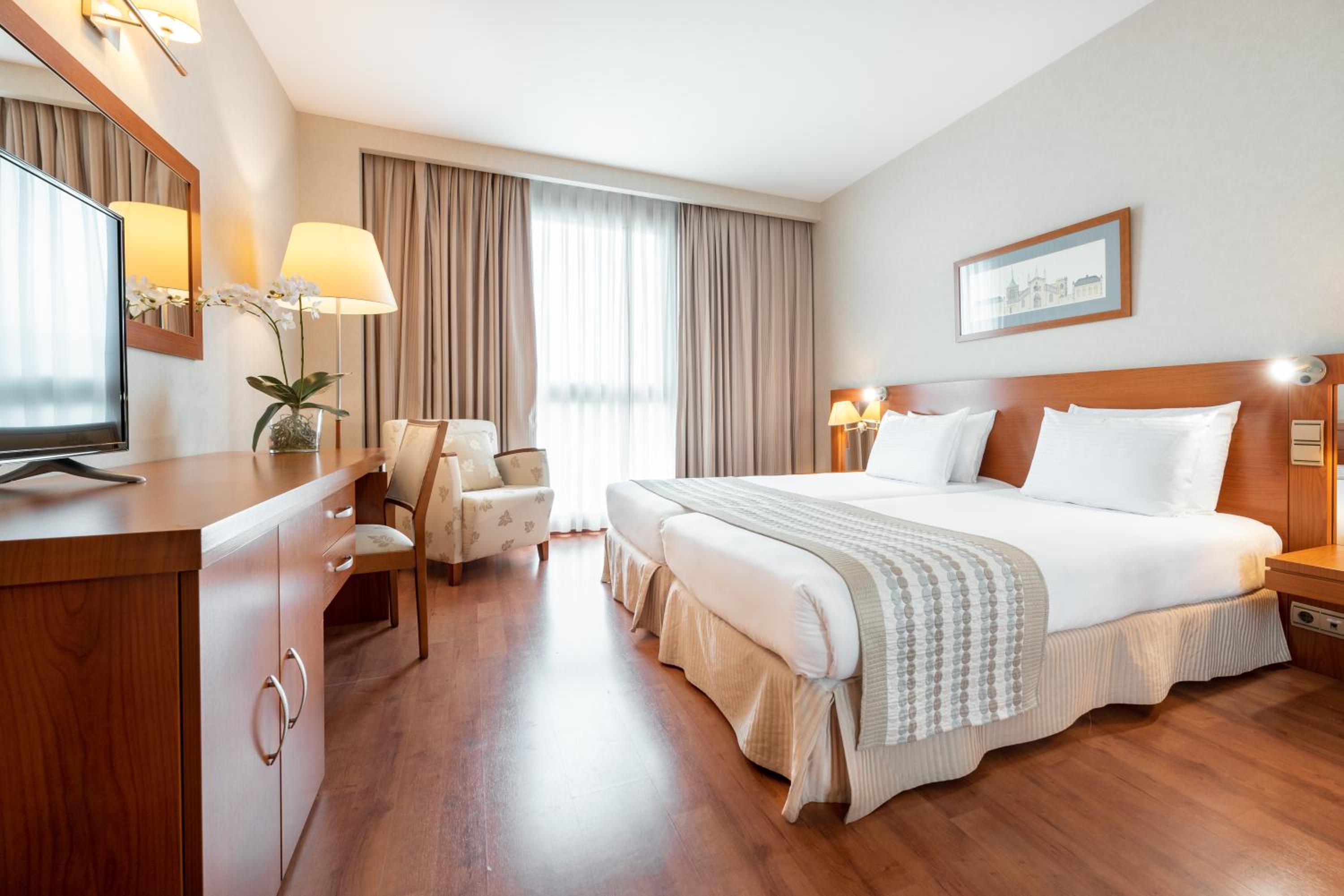 Double or Twin Room - Photo 1