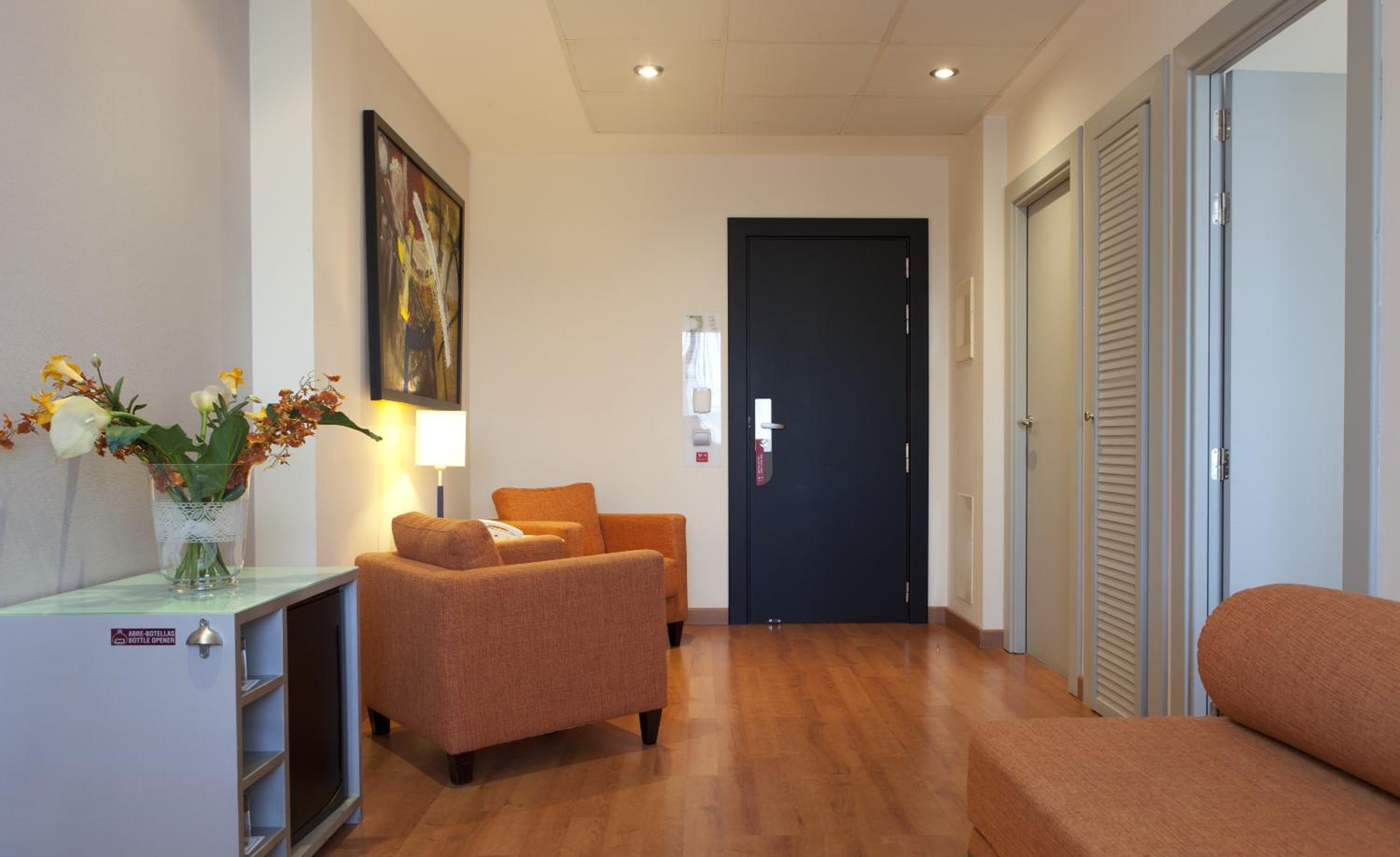 Family Room (2 Adults + 1 Child)