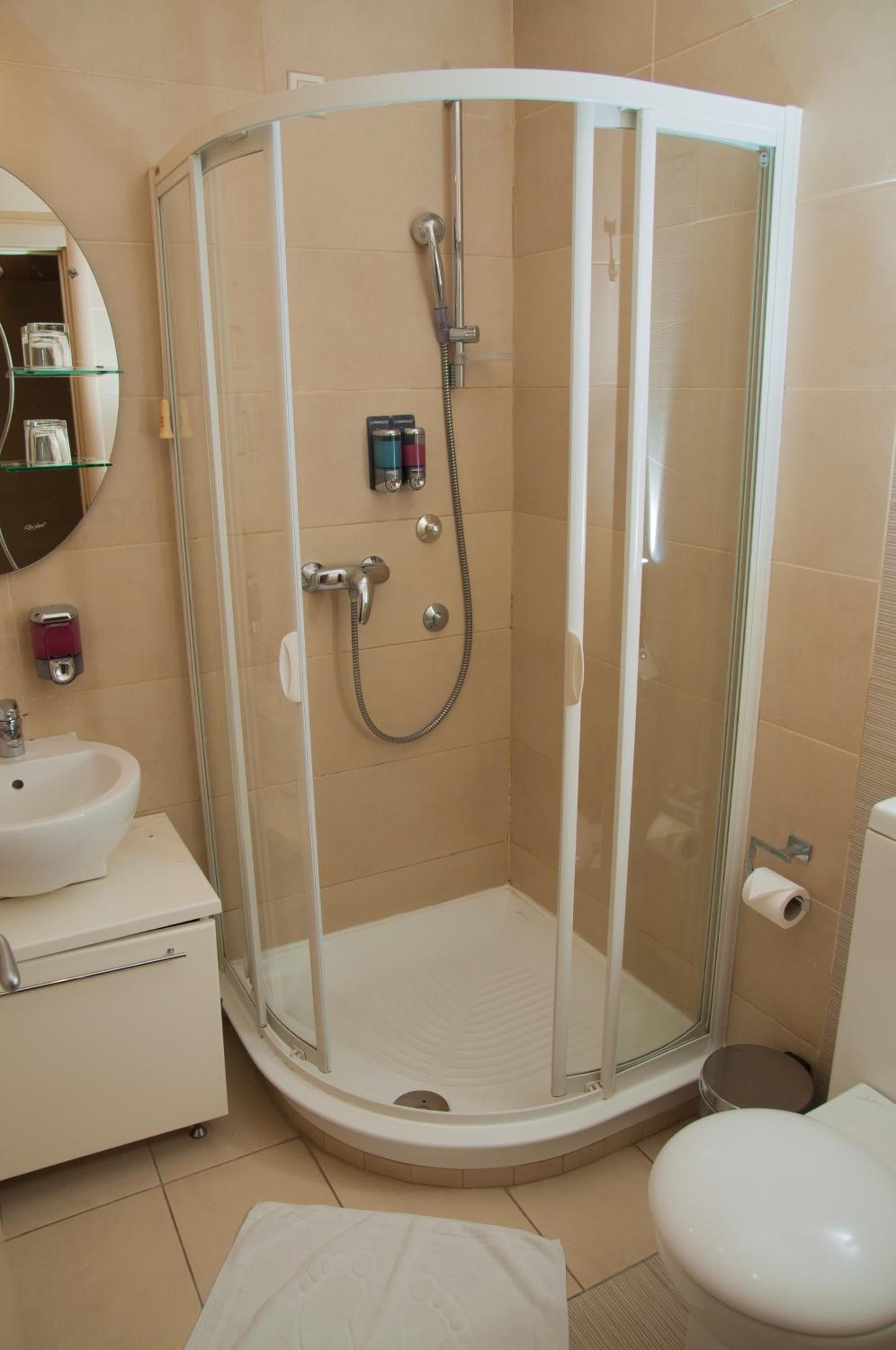 Twin Room - Photo 4