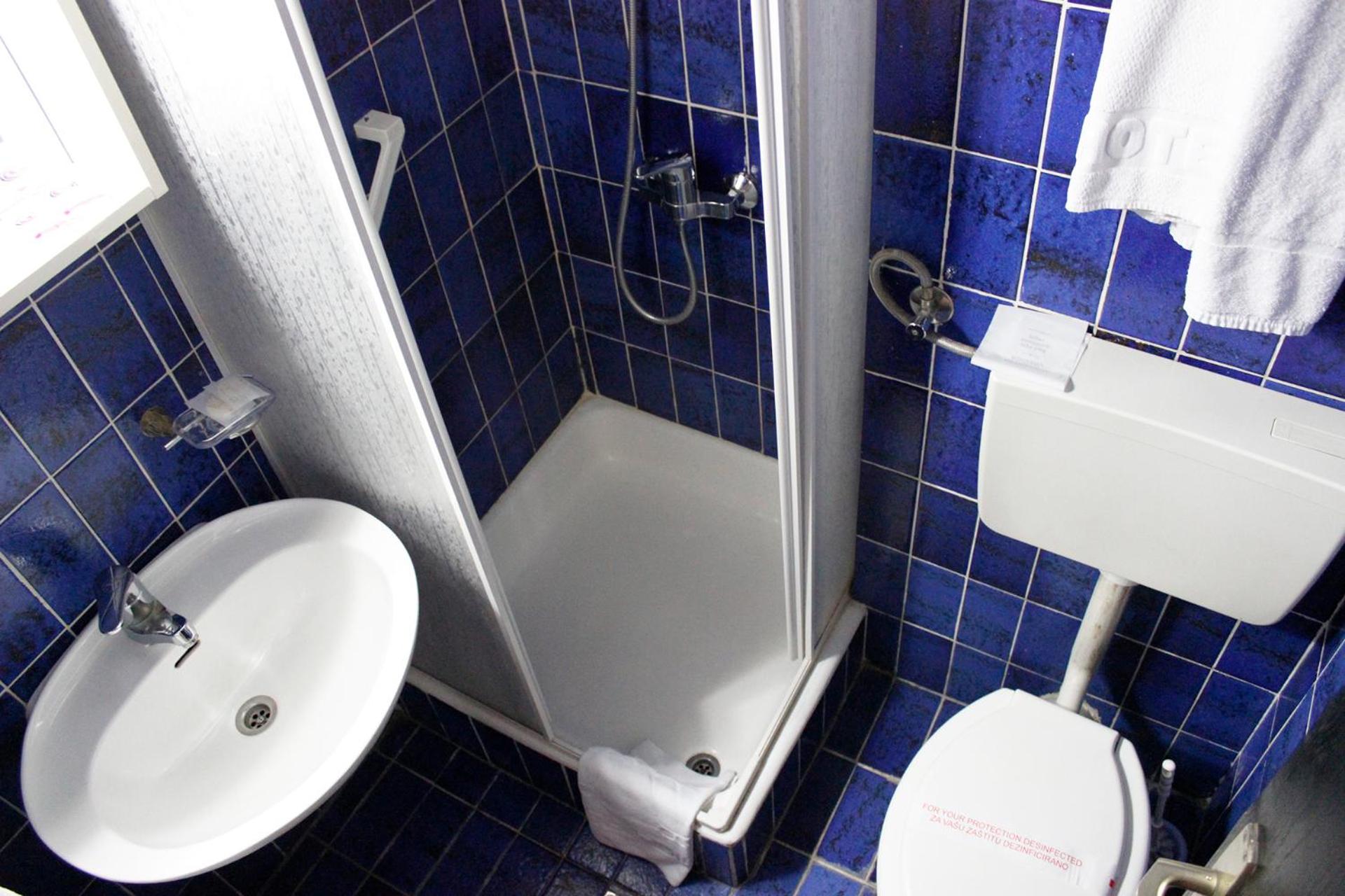 Double Or Twin Room - Photo 4