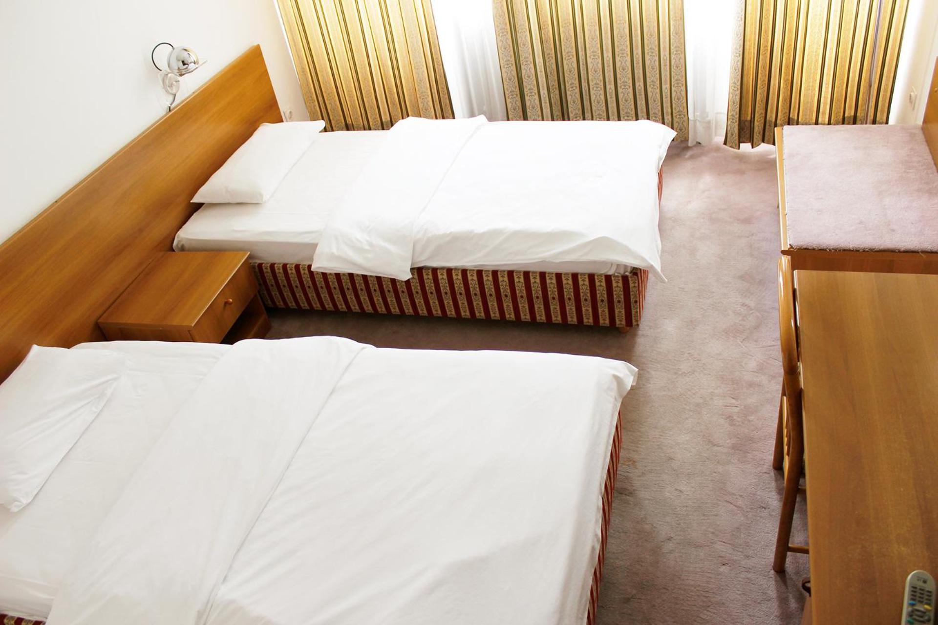 Double Or Twin Room - Photo 2