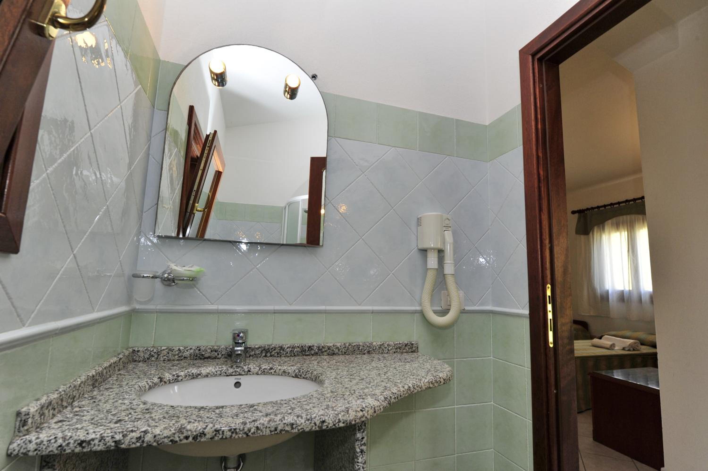 Classic Triple Room - Photo 4