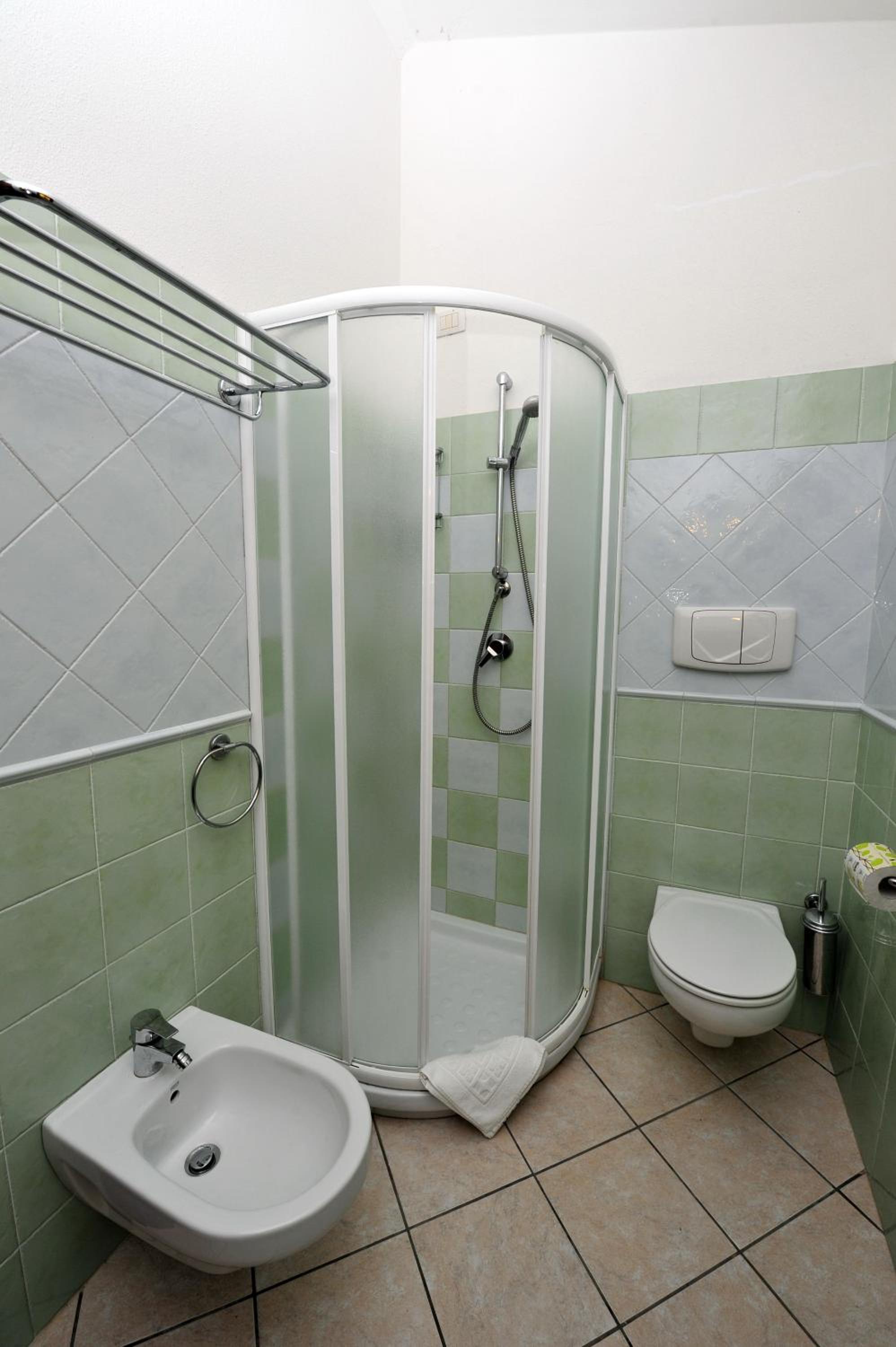 Classic Triple Room - Photo 5