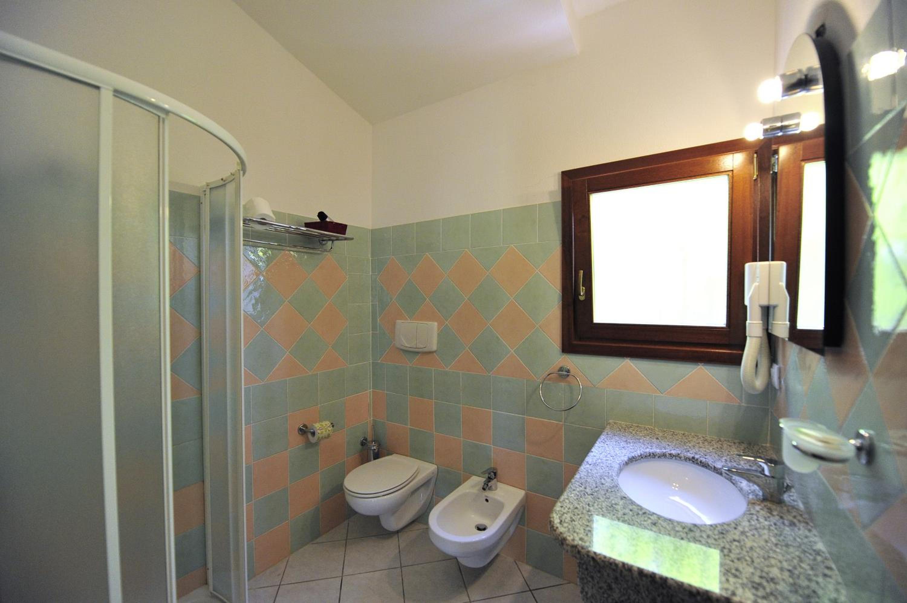 Double or Twin Room - Photo 8