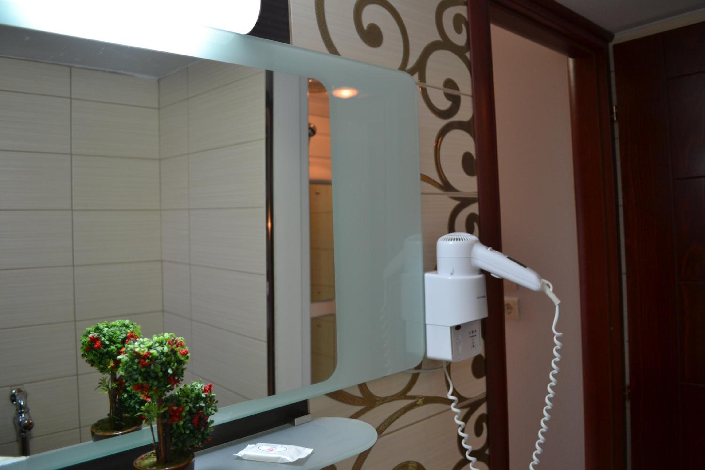 Double or Twin Room - Photo 12