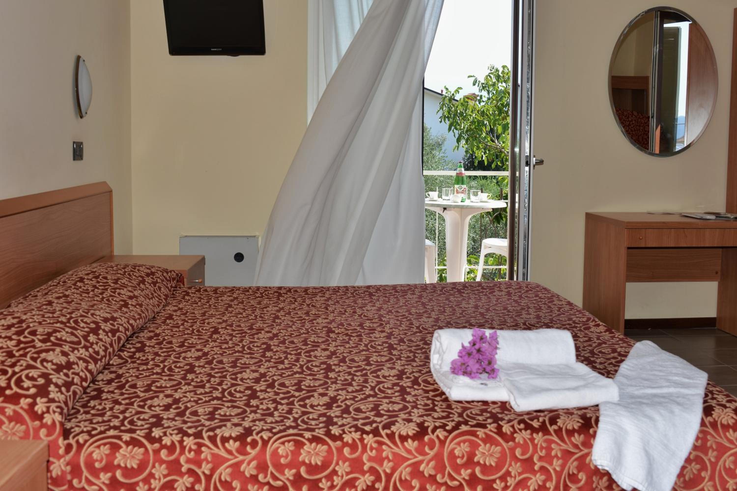 Triple Room with Balcony photo 3