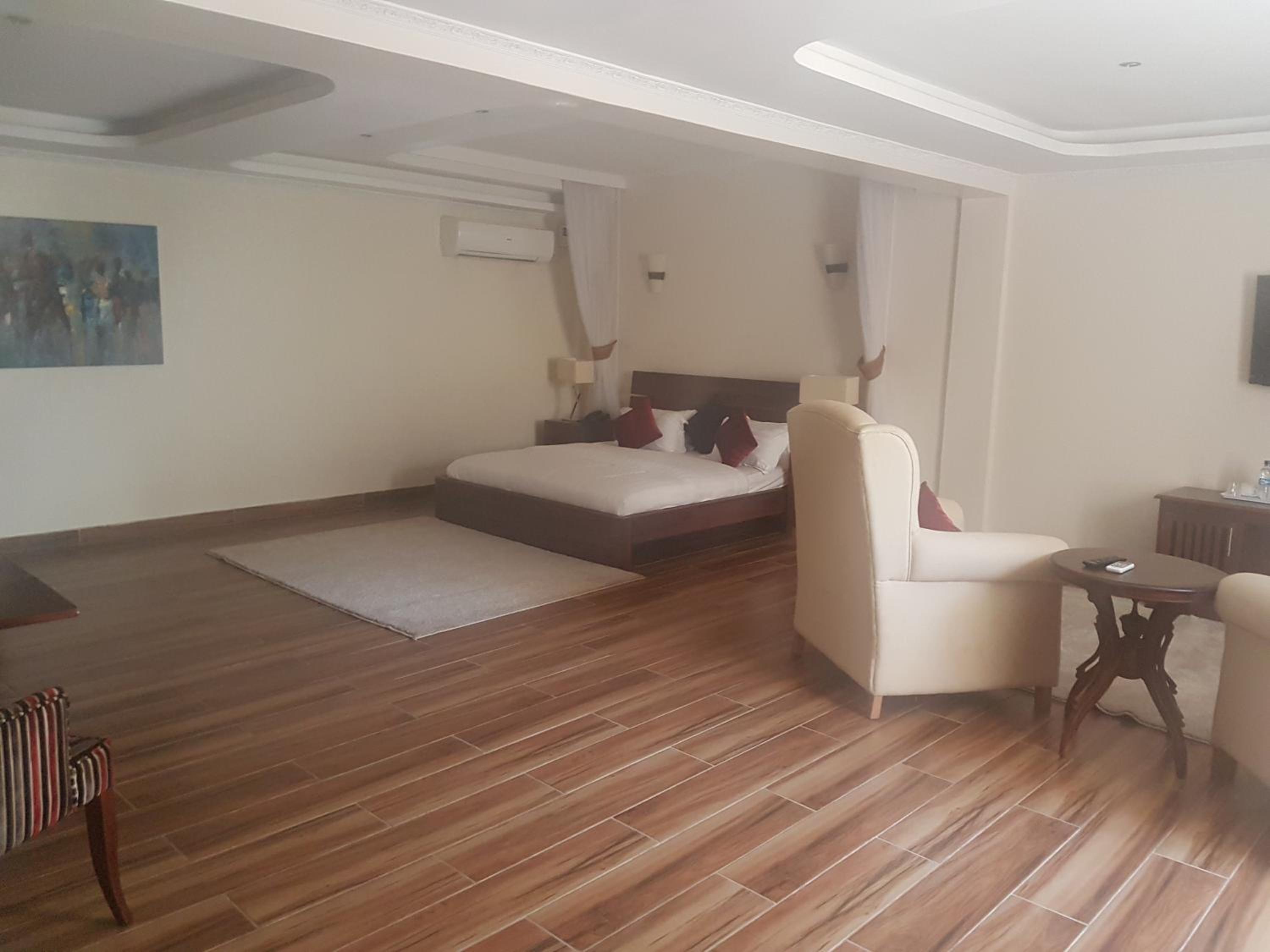 Executive Suite photo 1