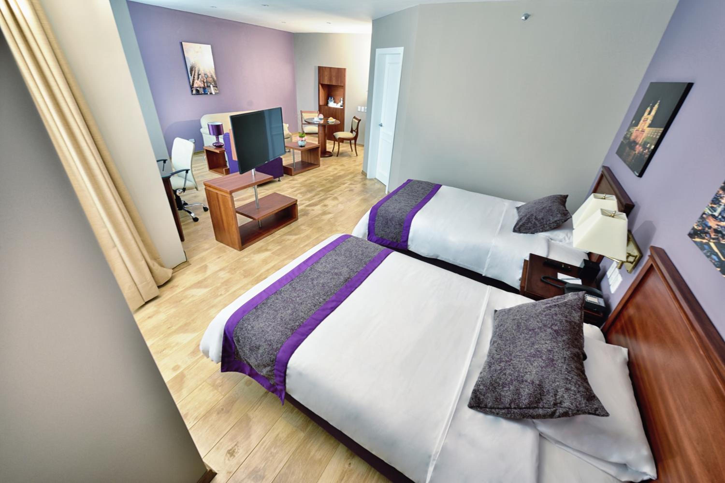 Superior Suite with 2 Single Beds - Photo 6