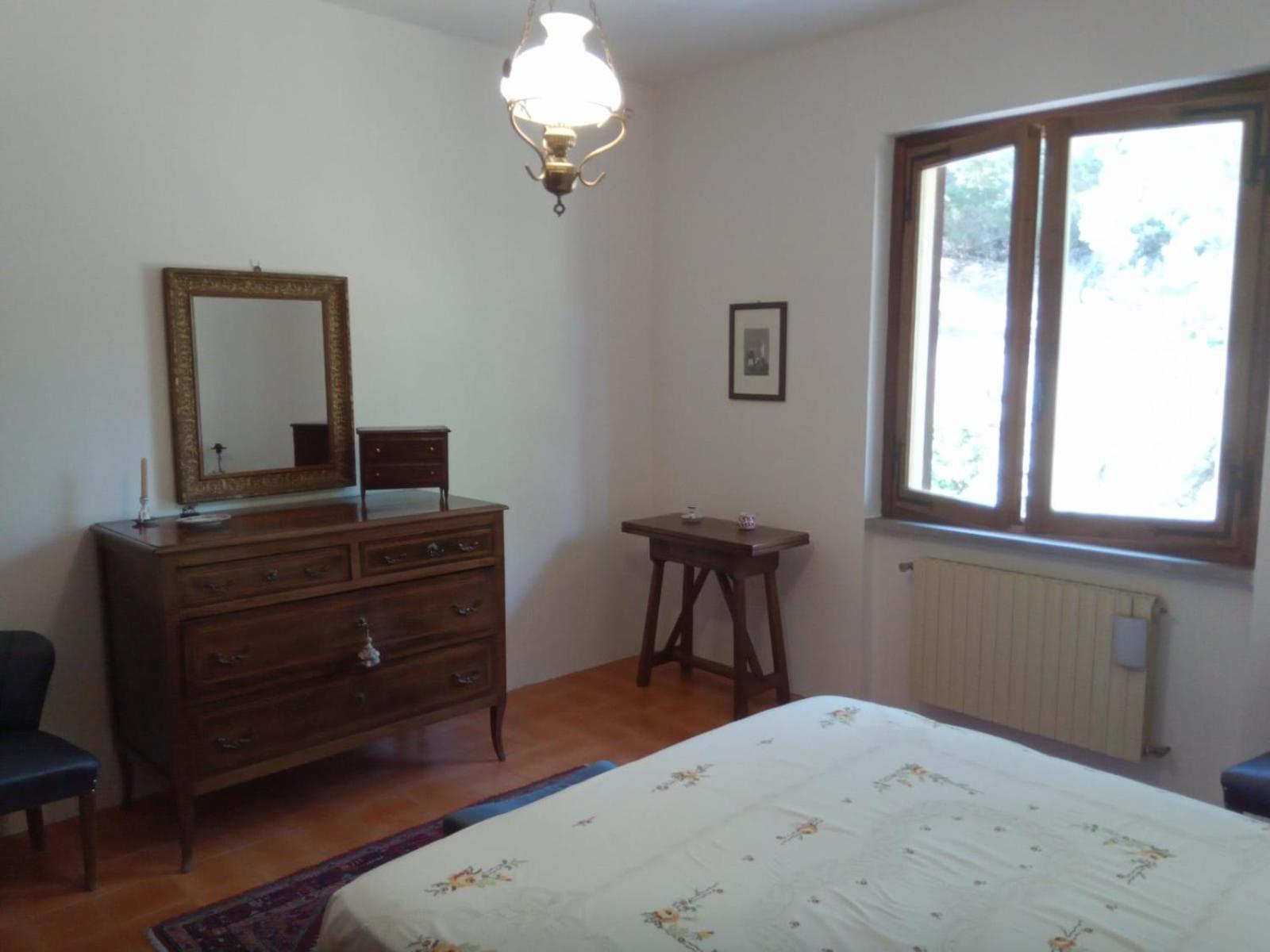 Large Double Room - Photo 1