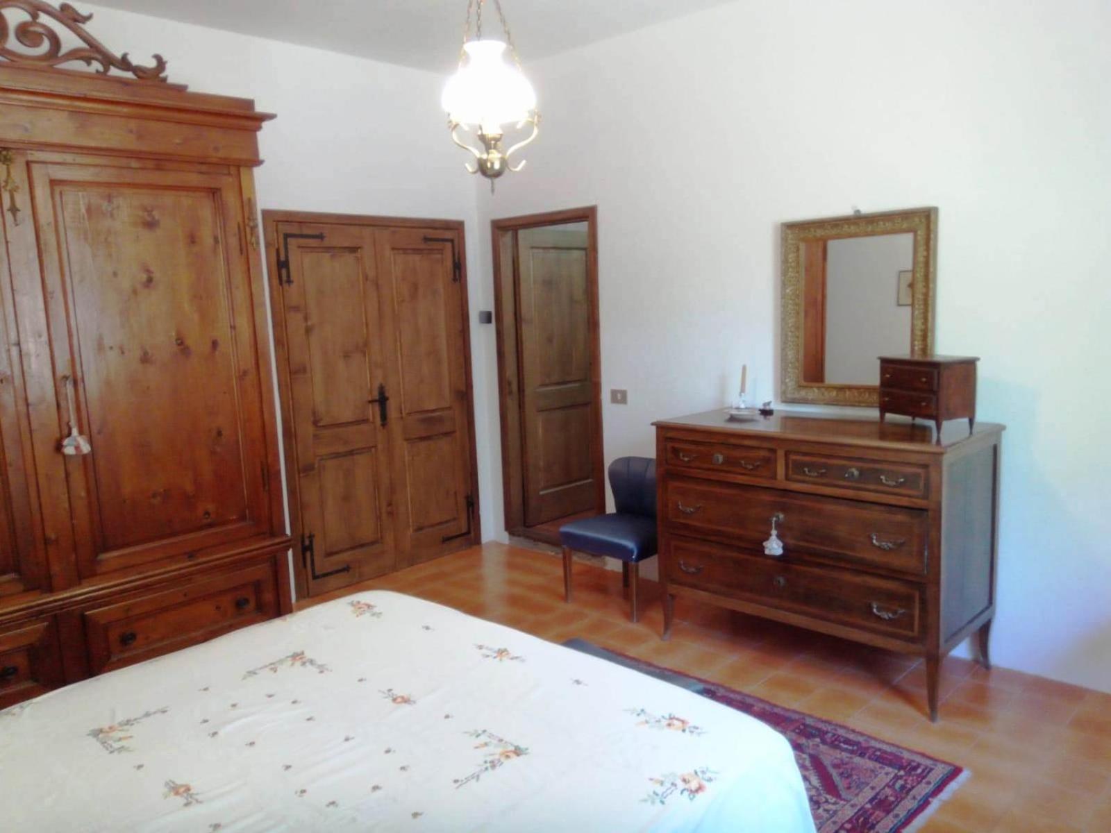 Large Double Room - Photo 5