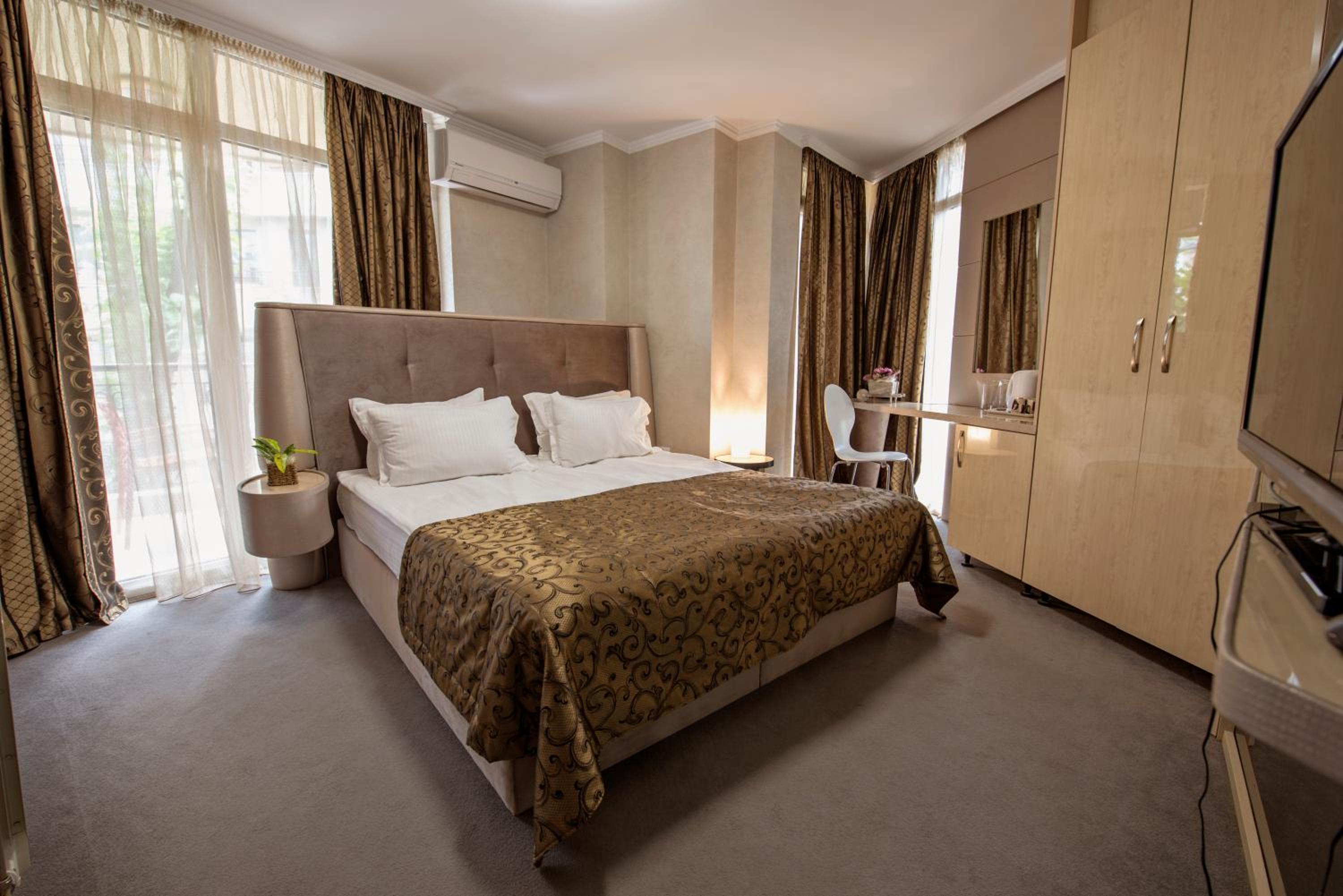 Deluxe Double Room with Balcony