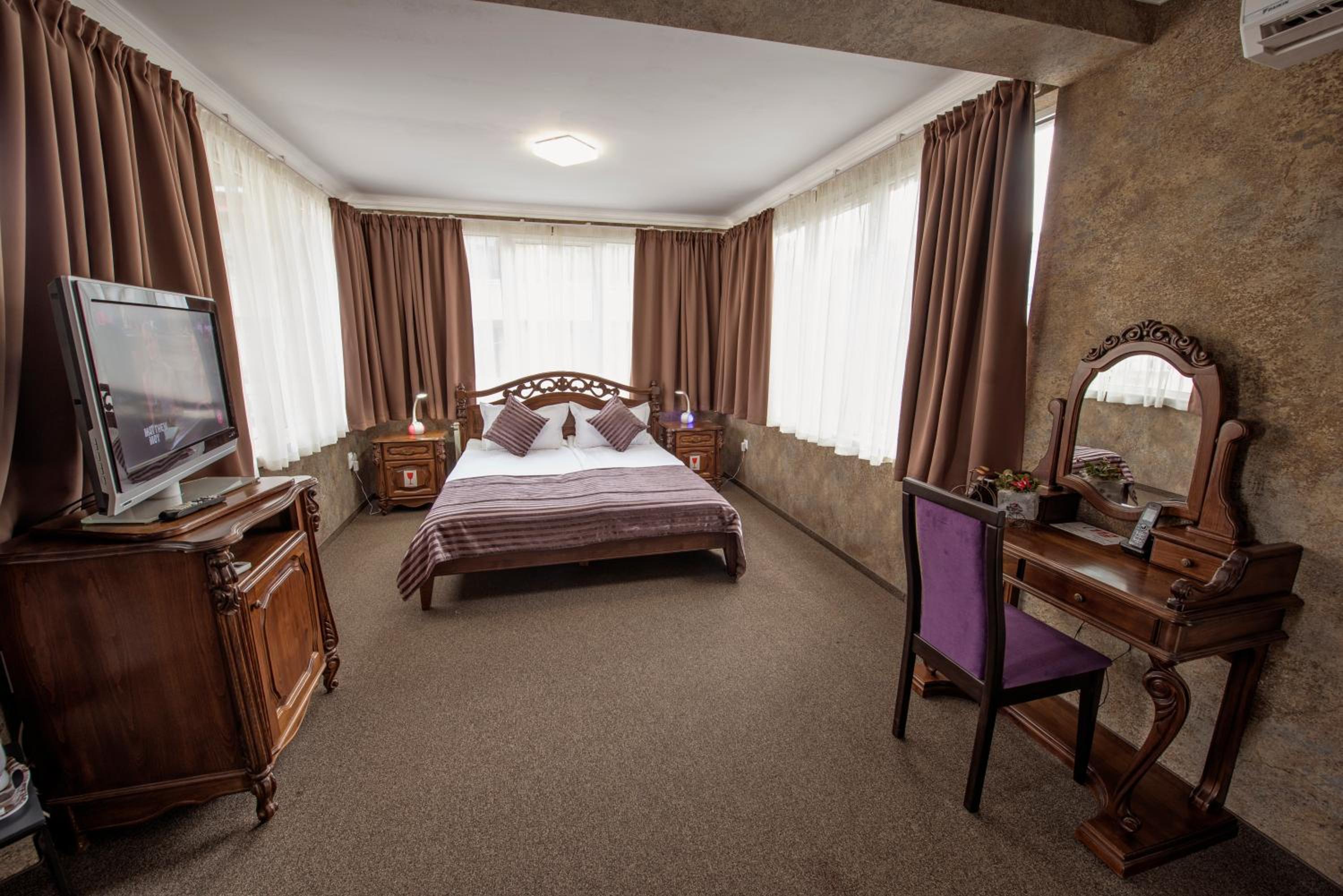 Suite with City View photo 2