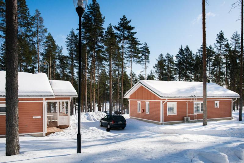 Deluxe Two-Bedroom Cottage photo 2