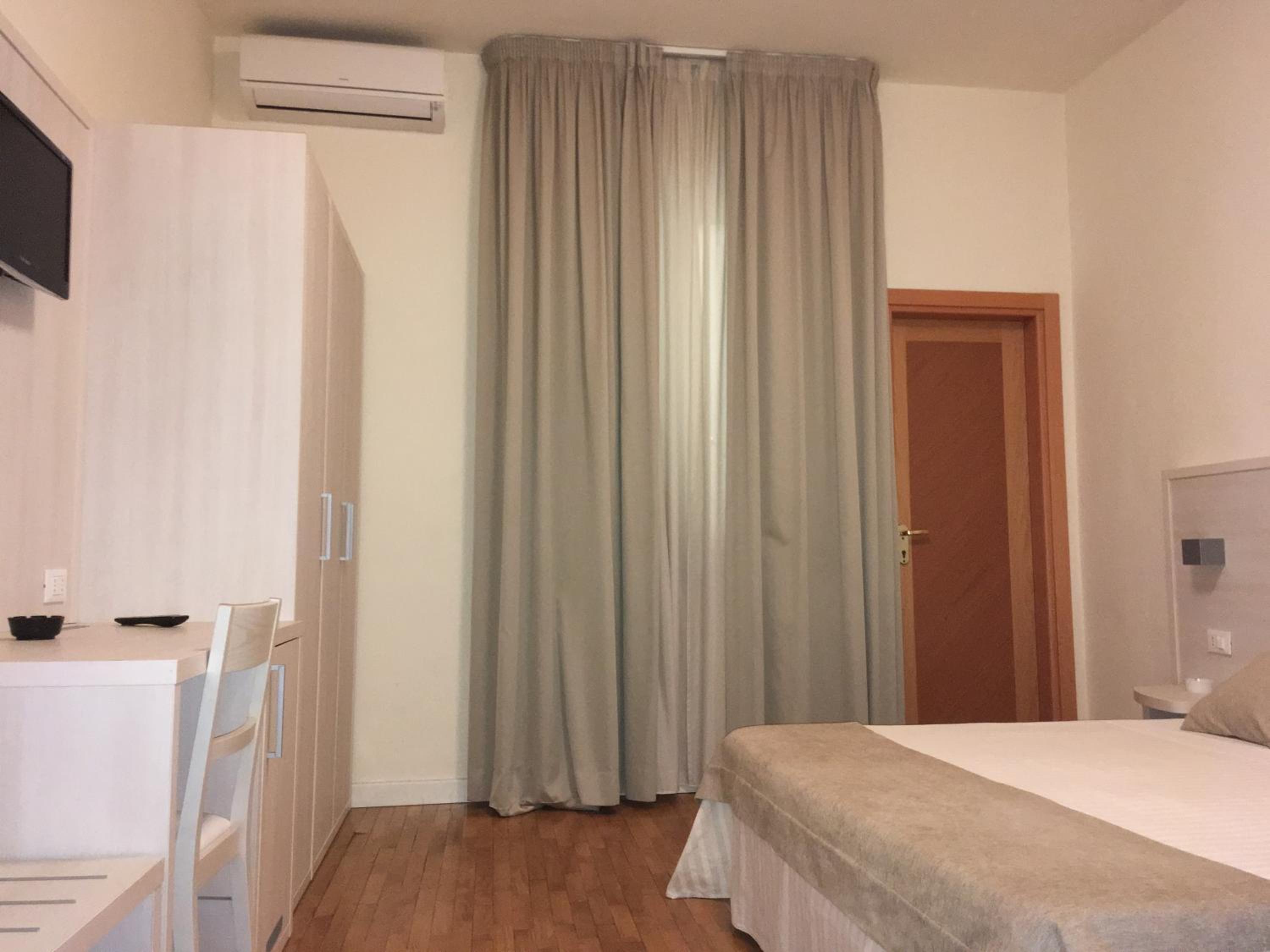 Superior Double or Twin Room photo 2