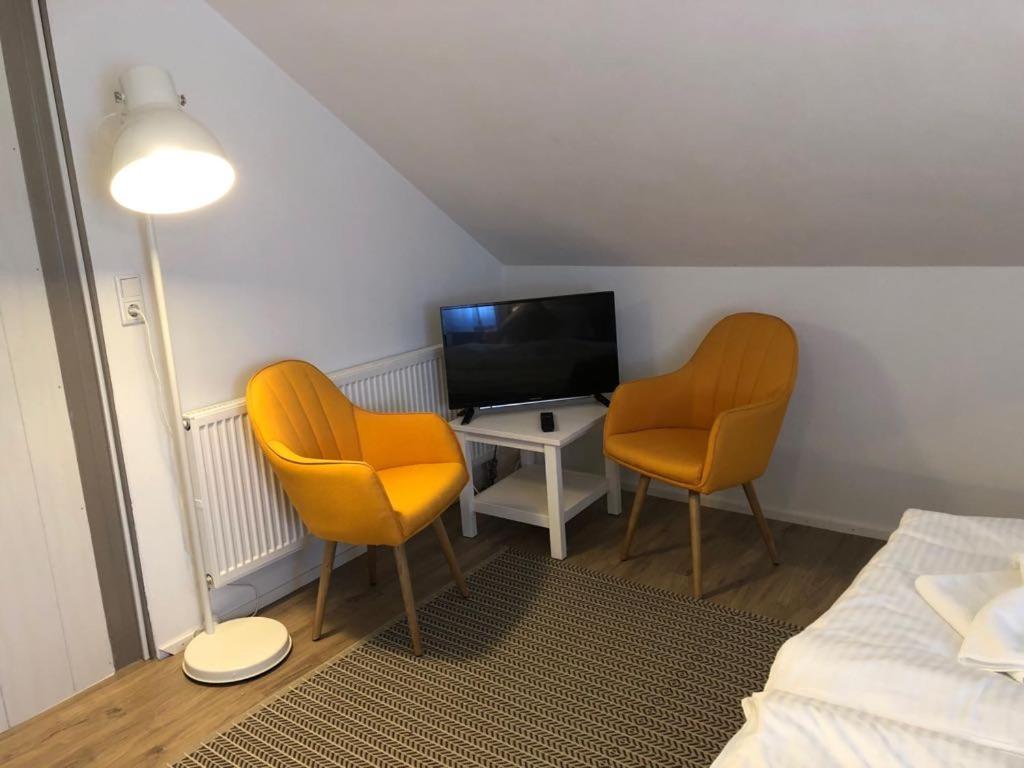 Large Double Room - Photo 2
