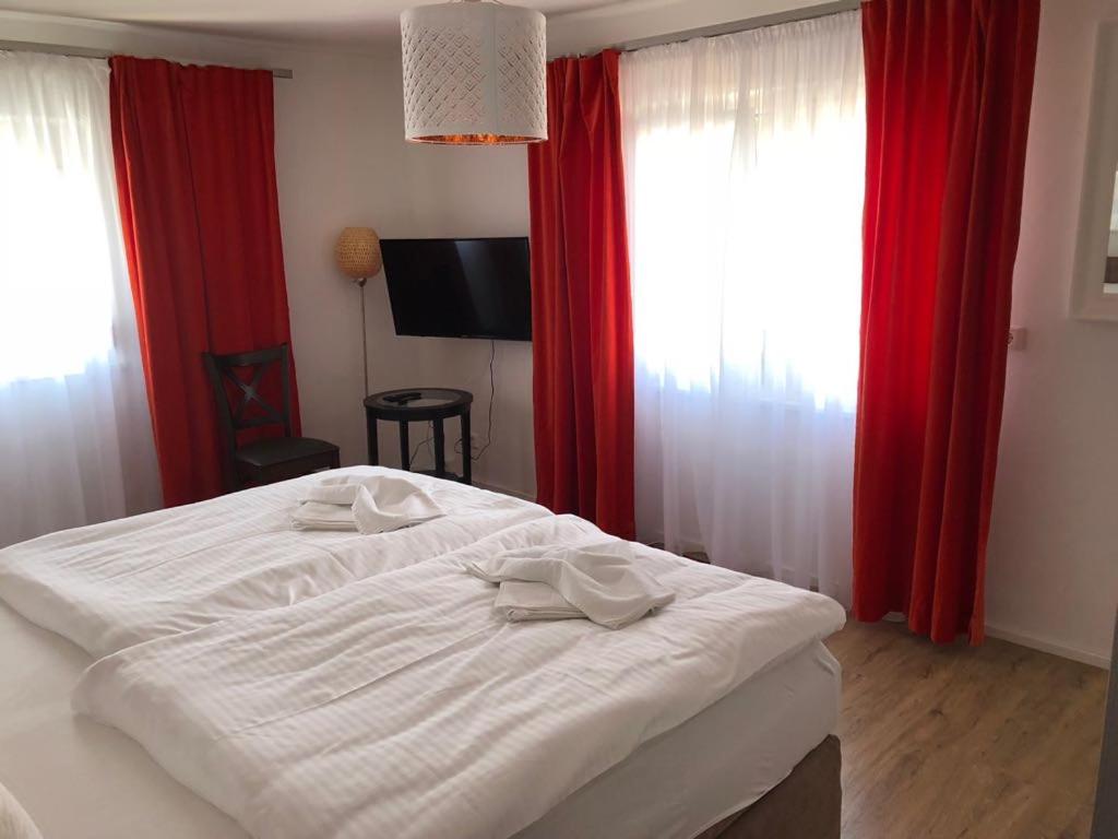 Double Room - Photo 2
