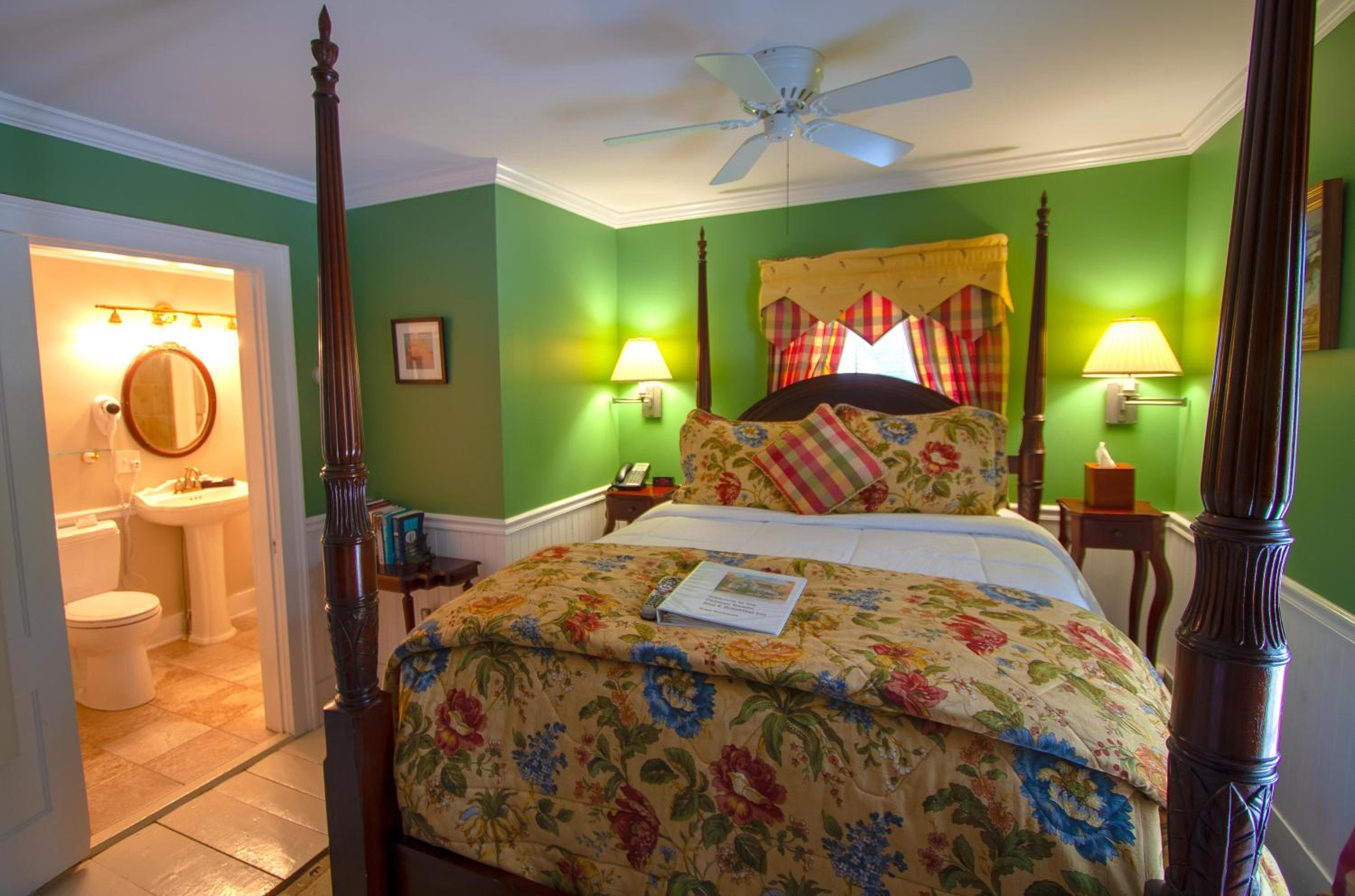 Queen Room with City View