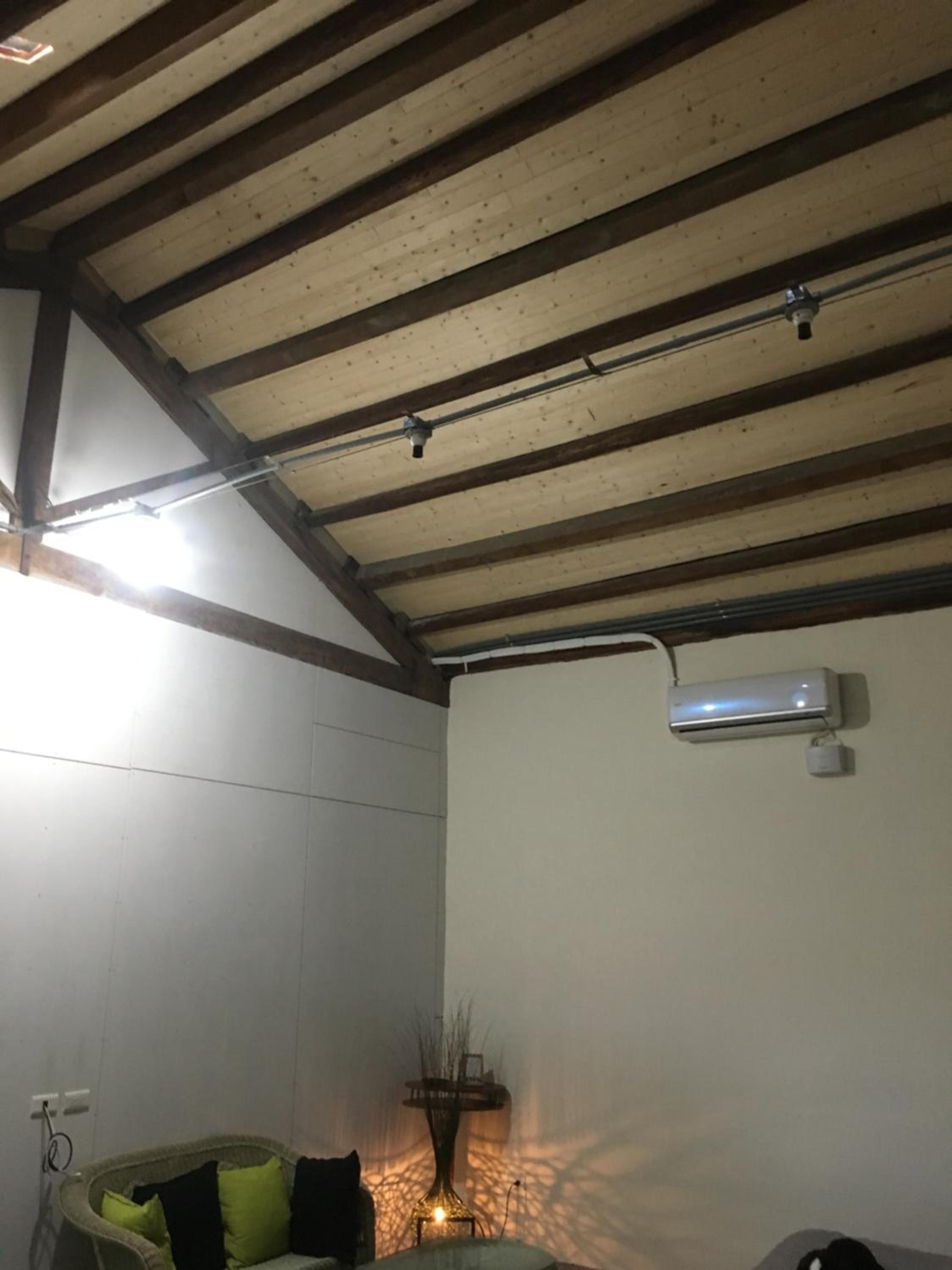 8-Bed Mixed Dormitory Room photo 3