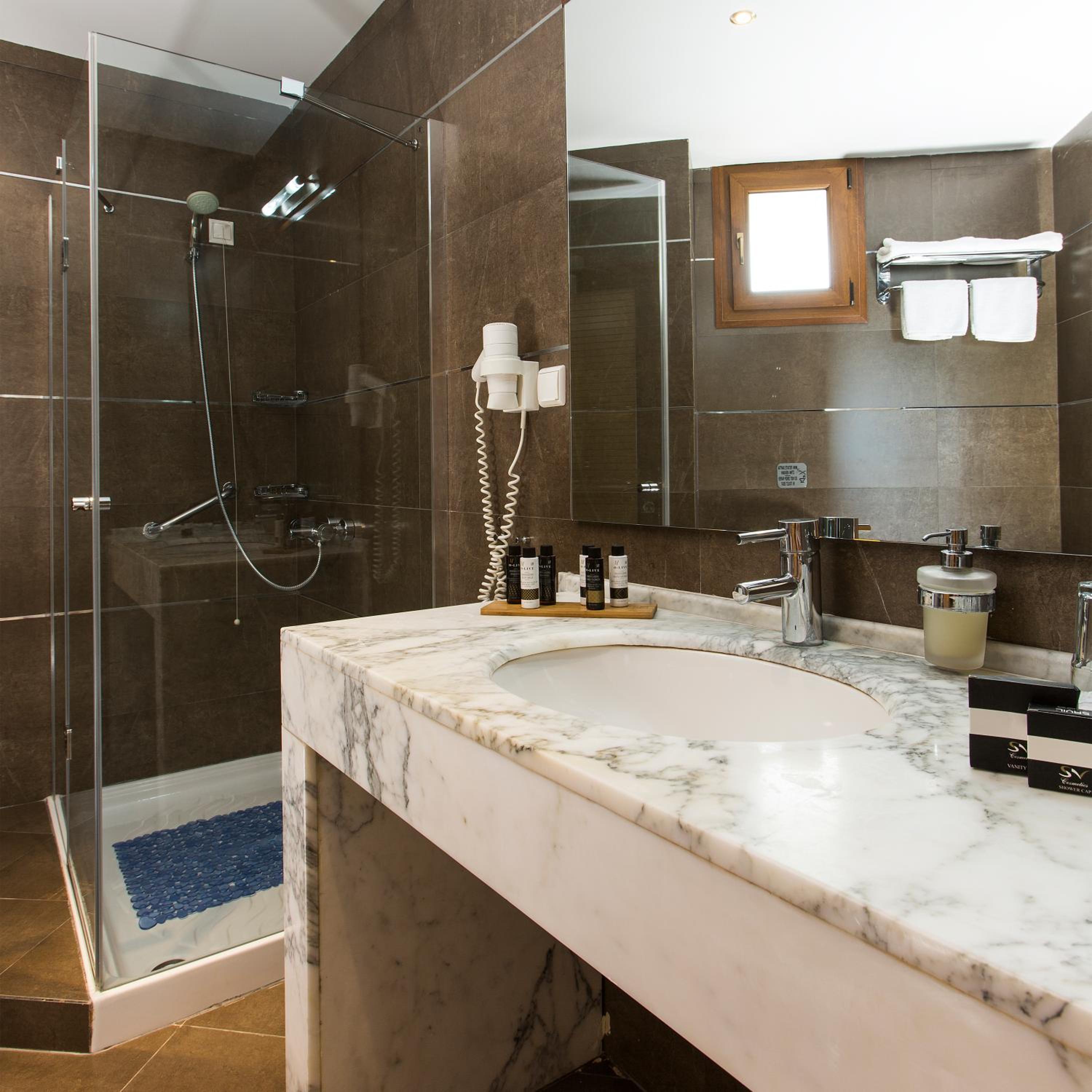 Olympia Suite- Beach Front  - Photo 10