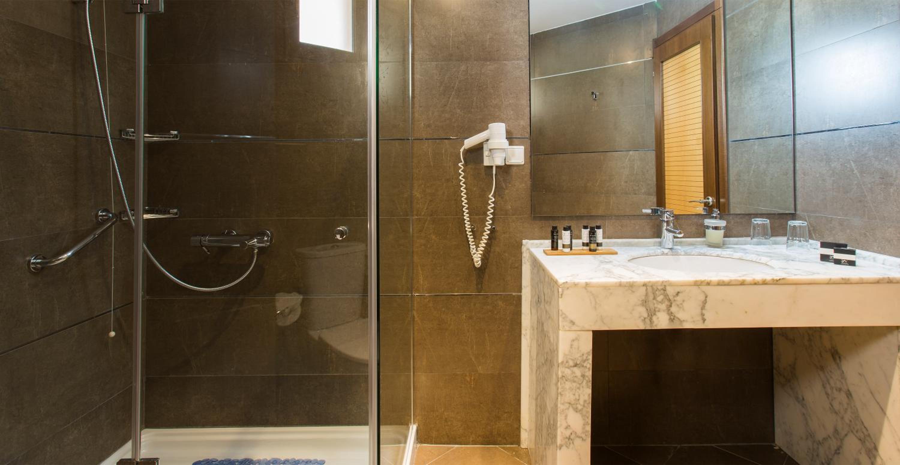 Olympia Suite- Beach Front  - Photo 11