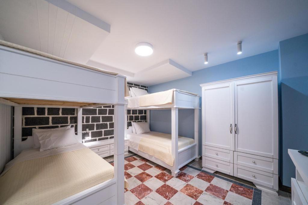 Mixed Dormitory Room