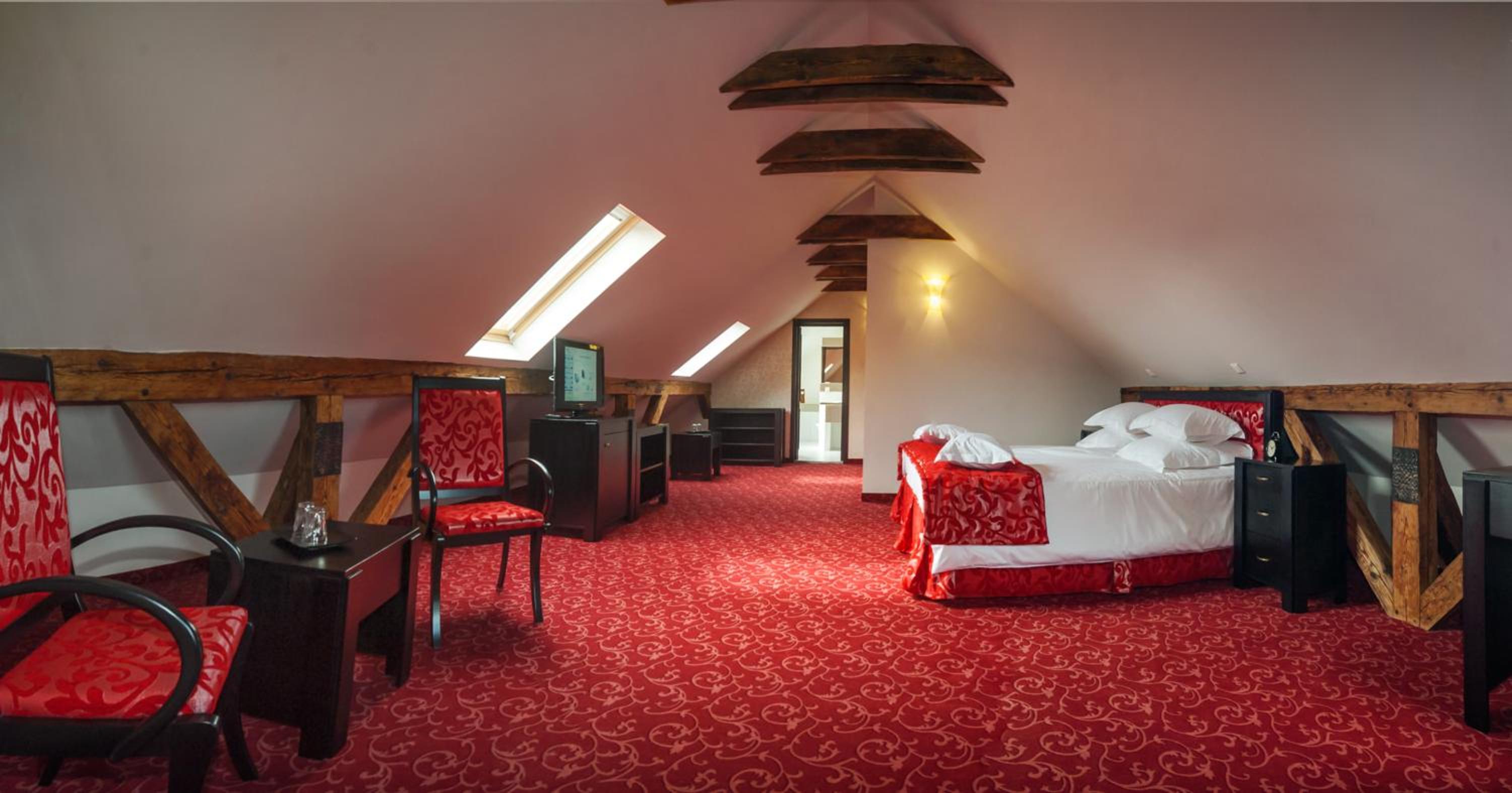 Family Suite - Attic photo 1