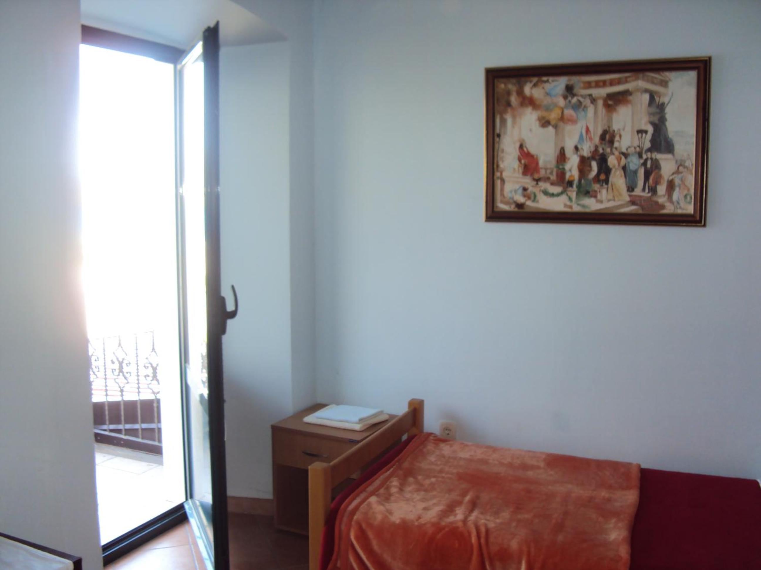 Triple Room with Balcony - Photo 3