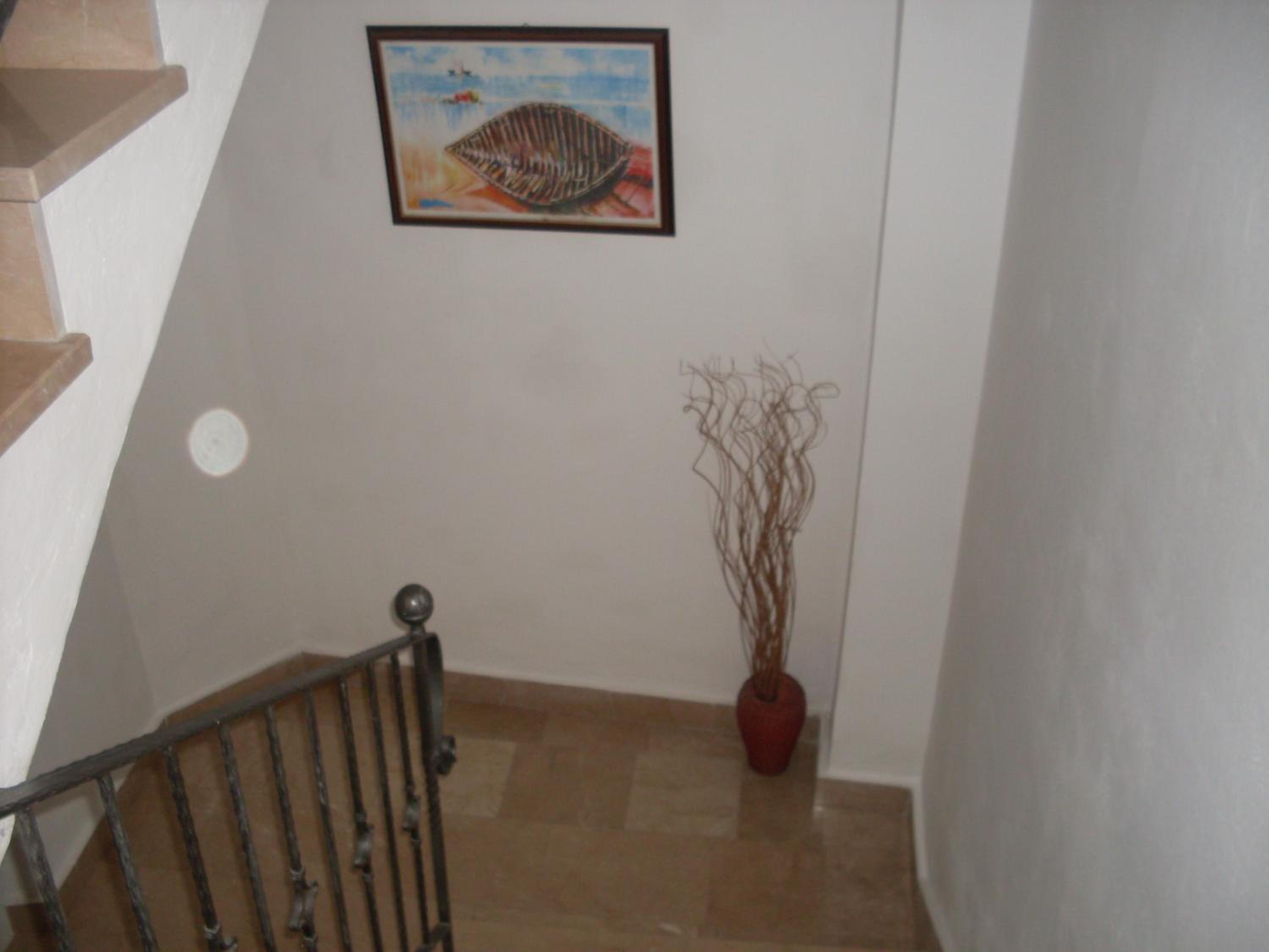 Classic Twin Room - Photo 12