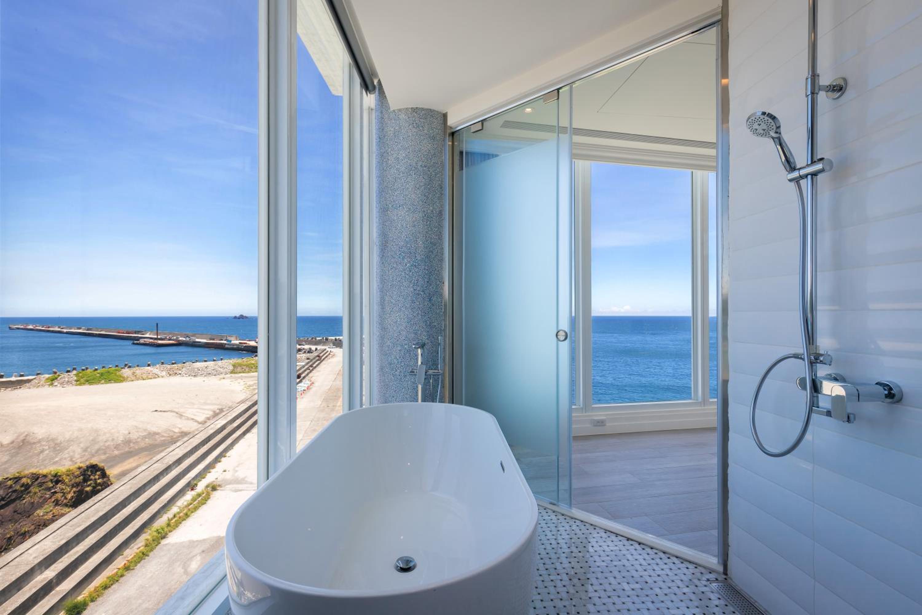 Deluxe Double Room with Sea View photo 3