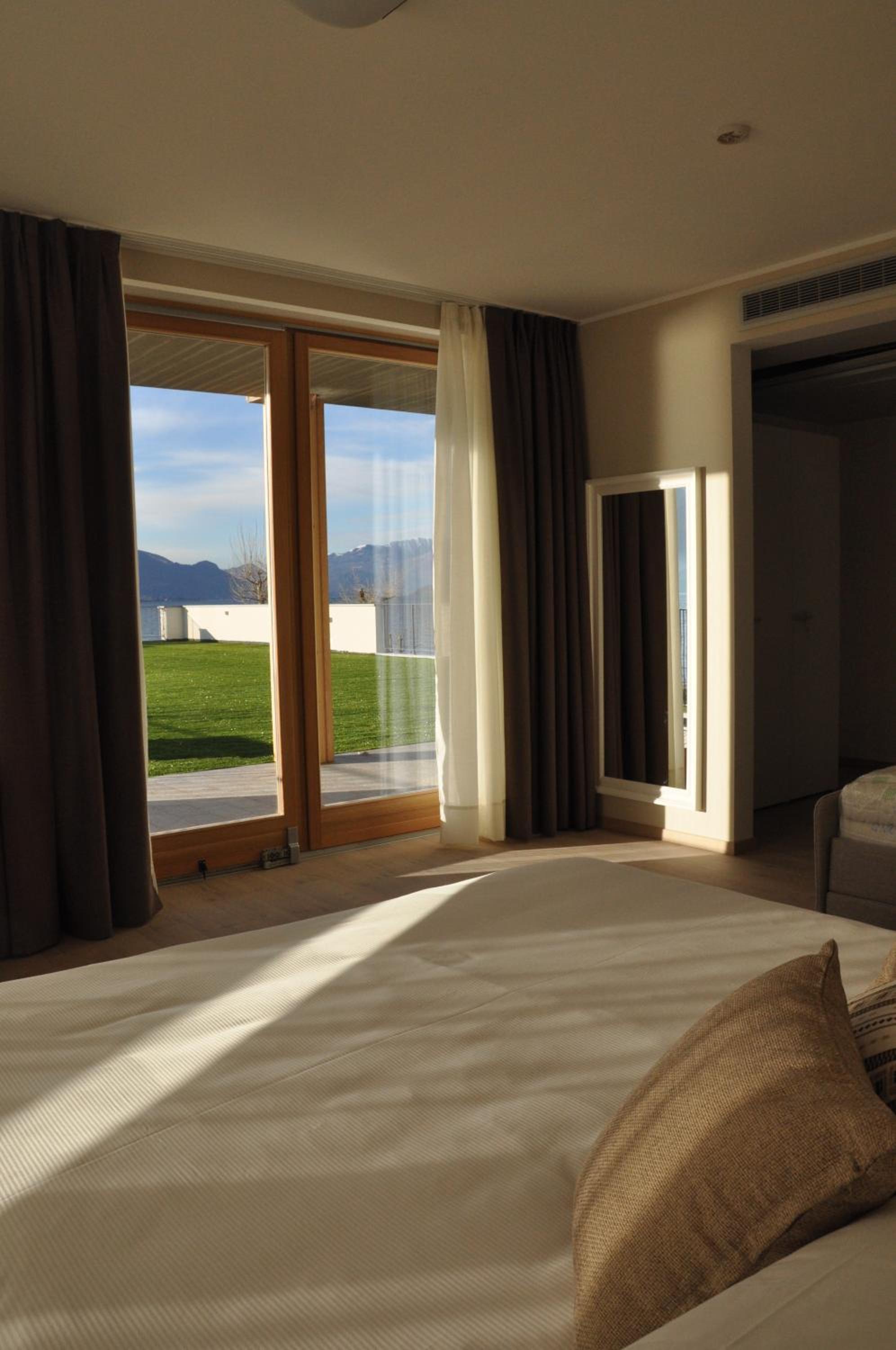 Junior Suite with Lake View photo 1