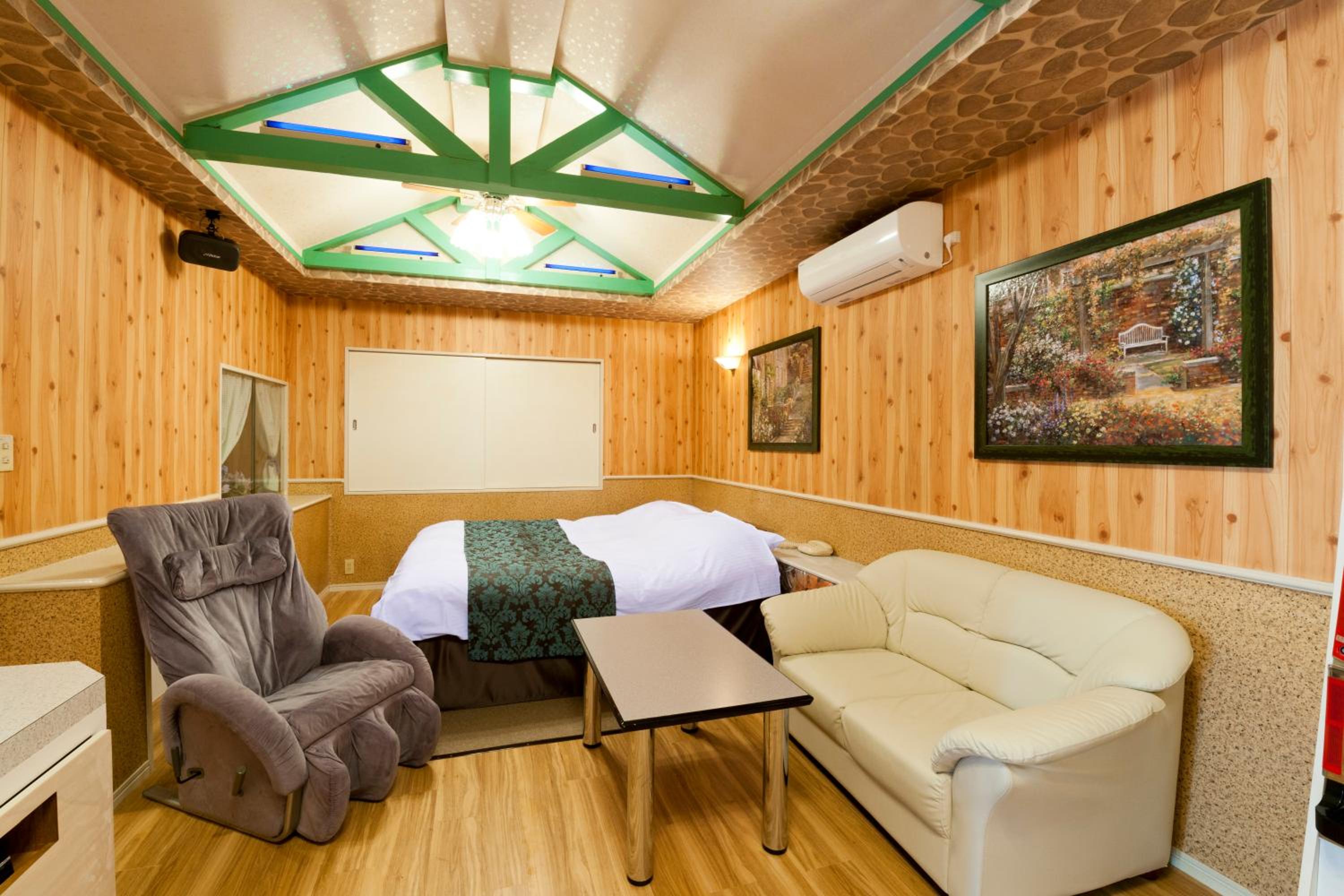 Standard Double Room - Photo 7