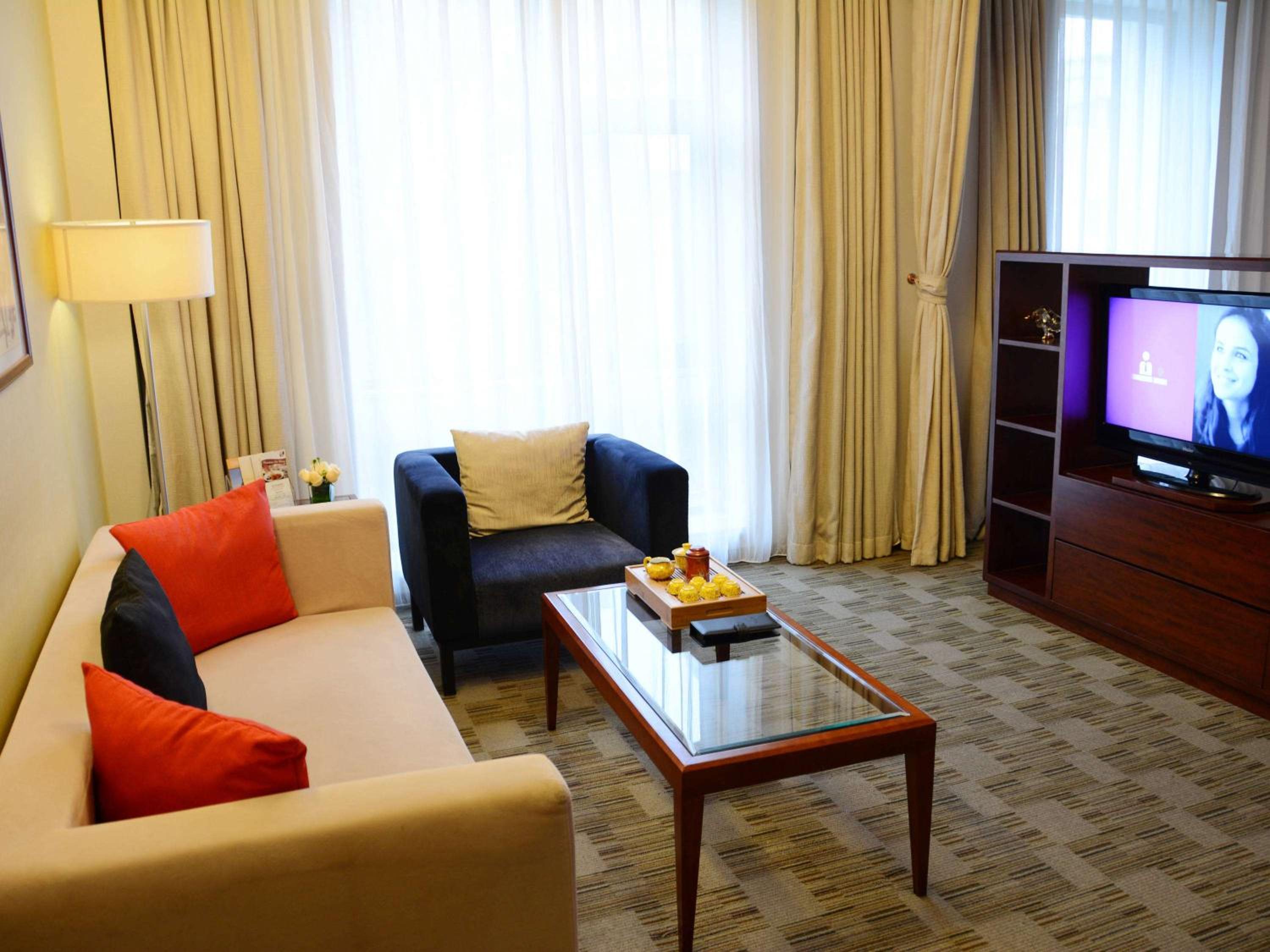 Junior King Suite photo 3