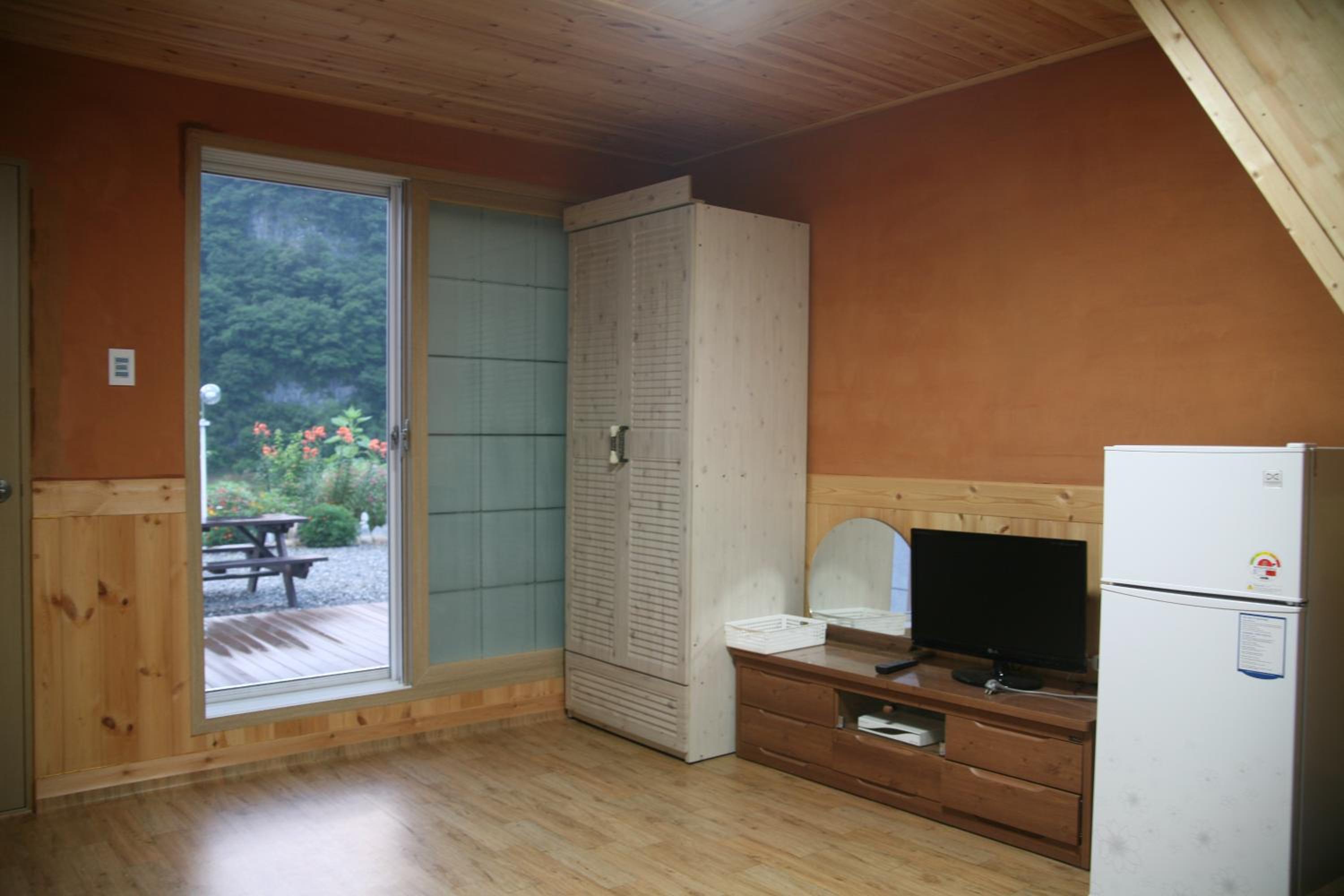 One-Bedroom House photo 3