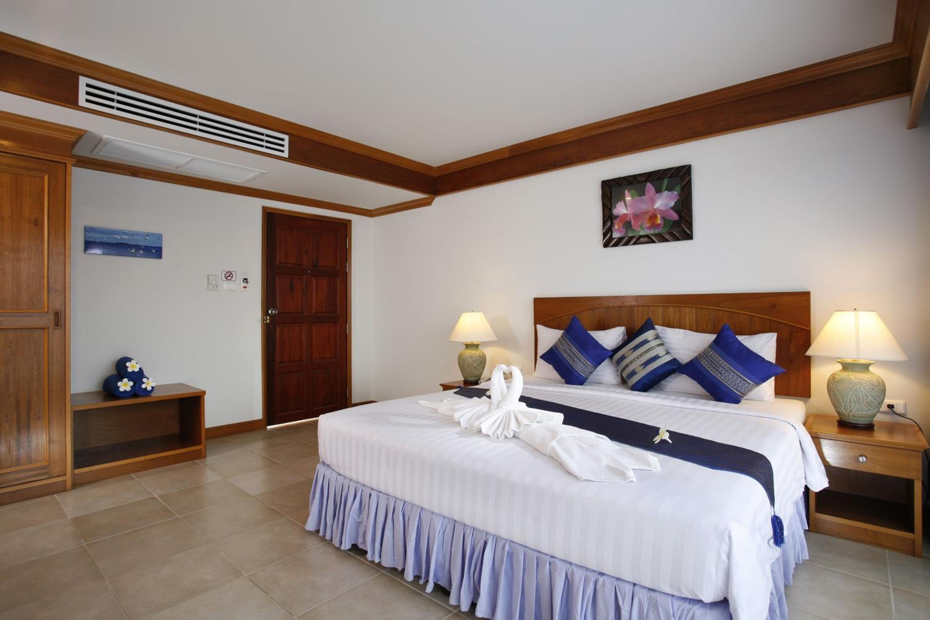 Deluxe Double Room with Pool Access - Photo 4