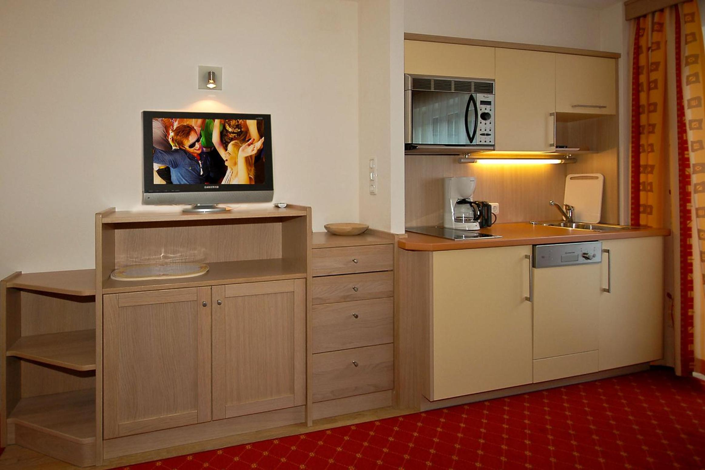 One-Bedroom Apartment with Terrace photo 3