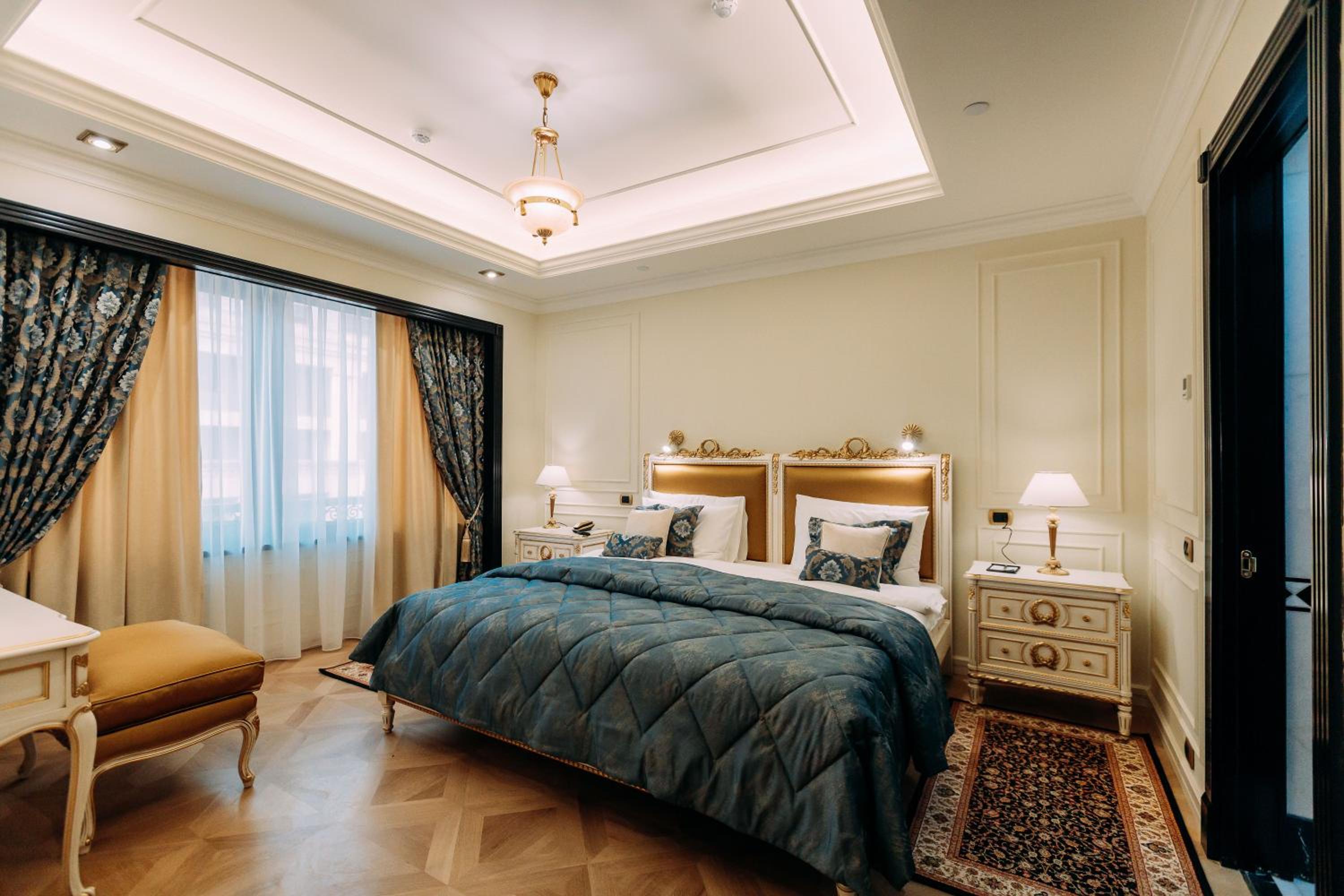 Signature Suite