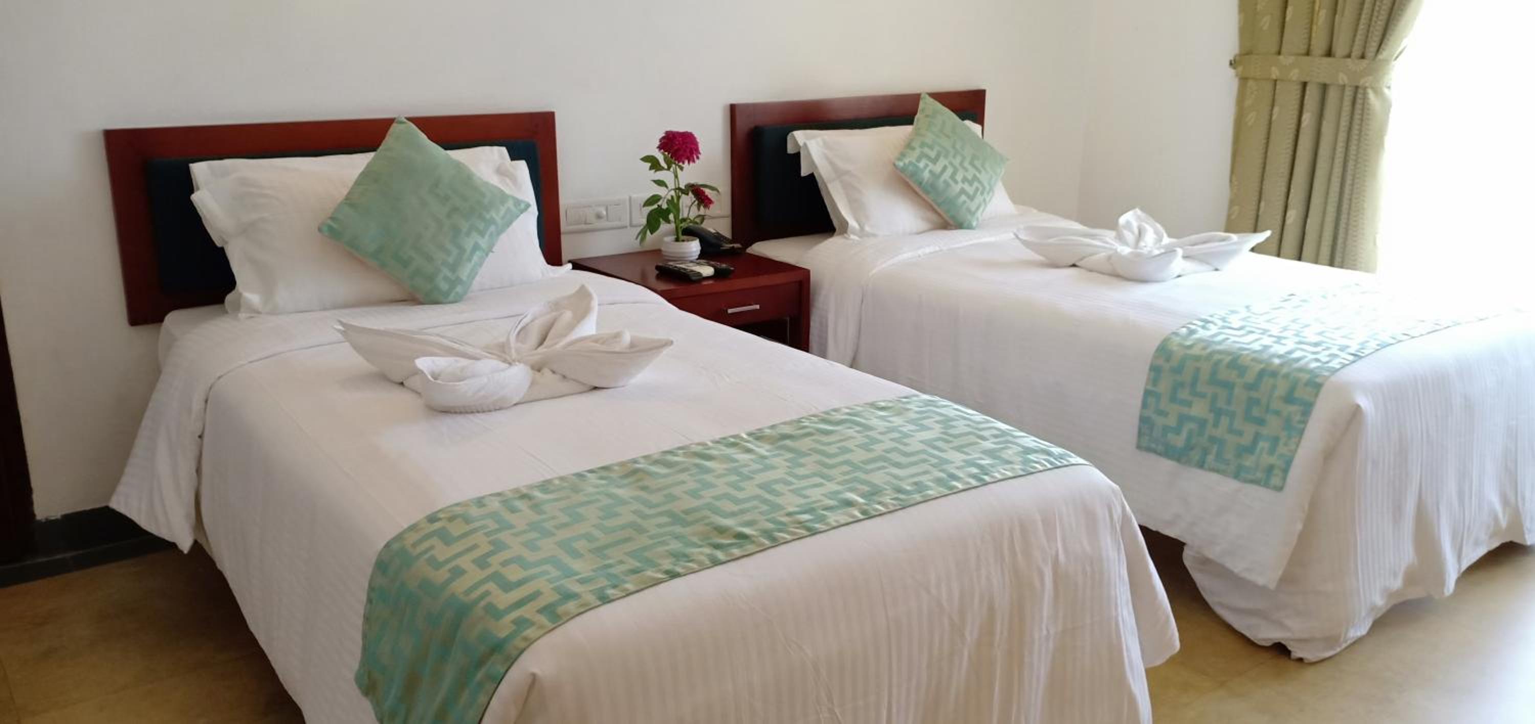 Deluxe Double or Twin Room - Photo 15